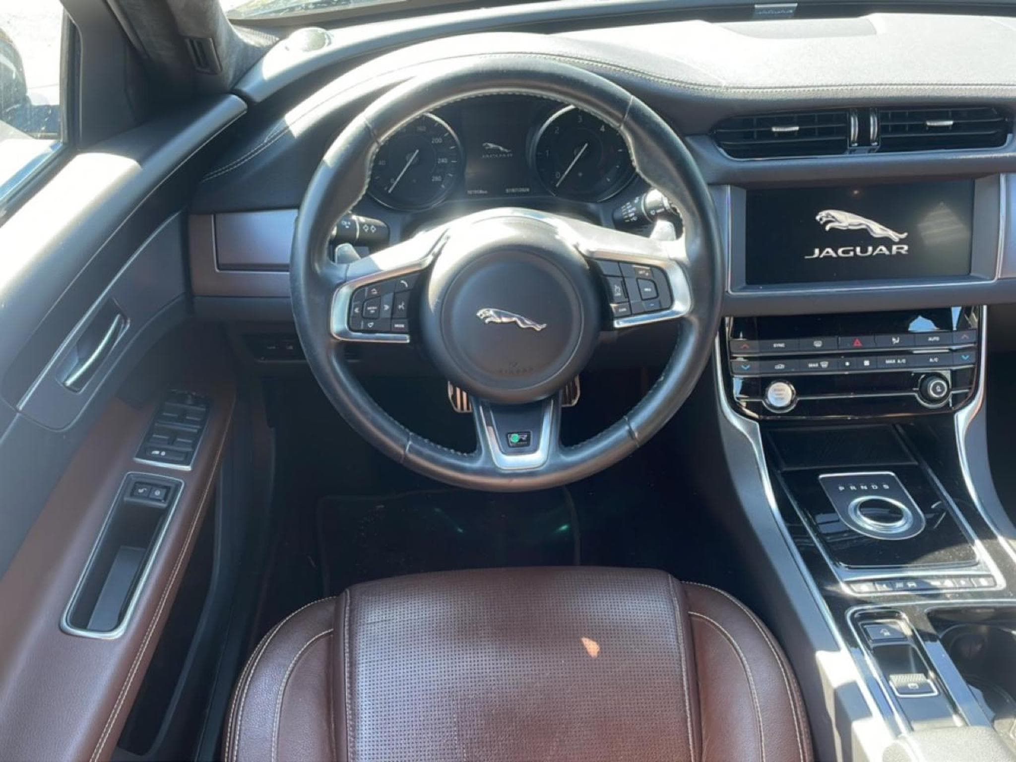 Jaguar XF SPORTBRAKE 2.0D 180 BUSINESS R-SPORT BVA (2020) - Foto 11