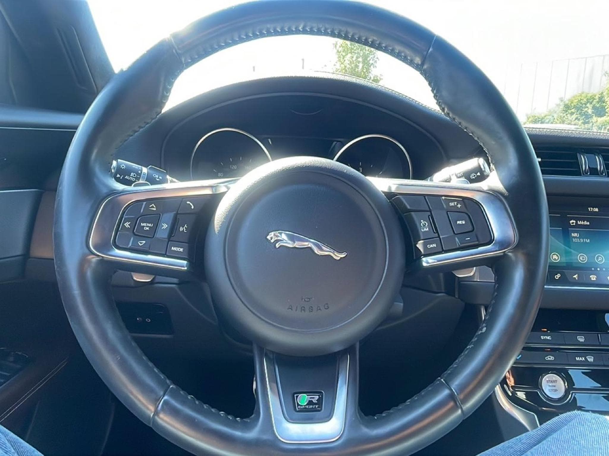 Jaguar XF SPORTBRAKE 2.0D 180 BUSINESS R-SPORT BVA (2020) - Foto 18