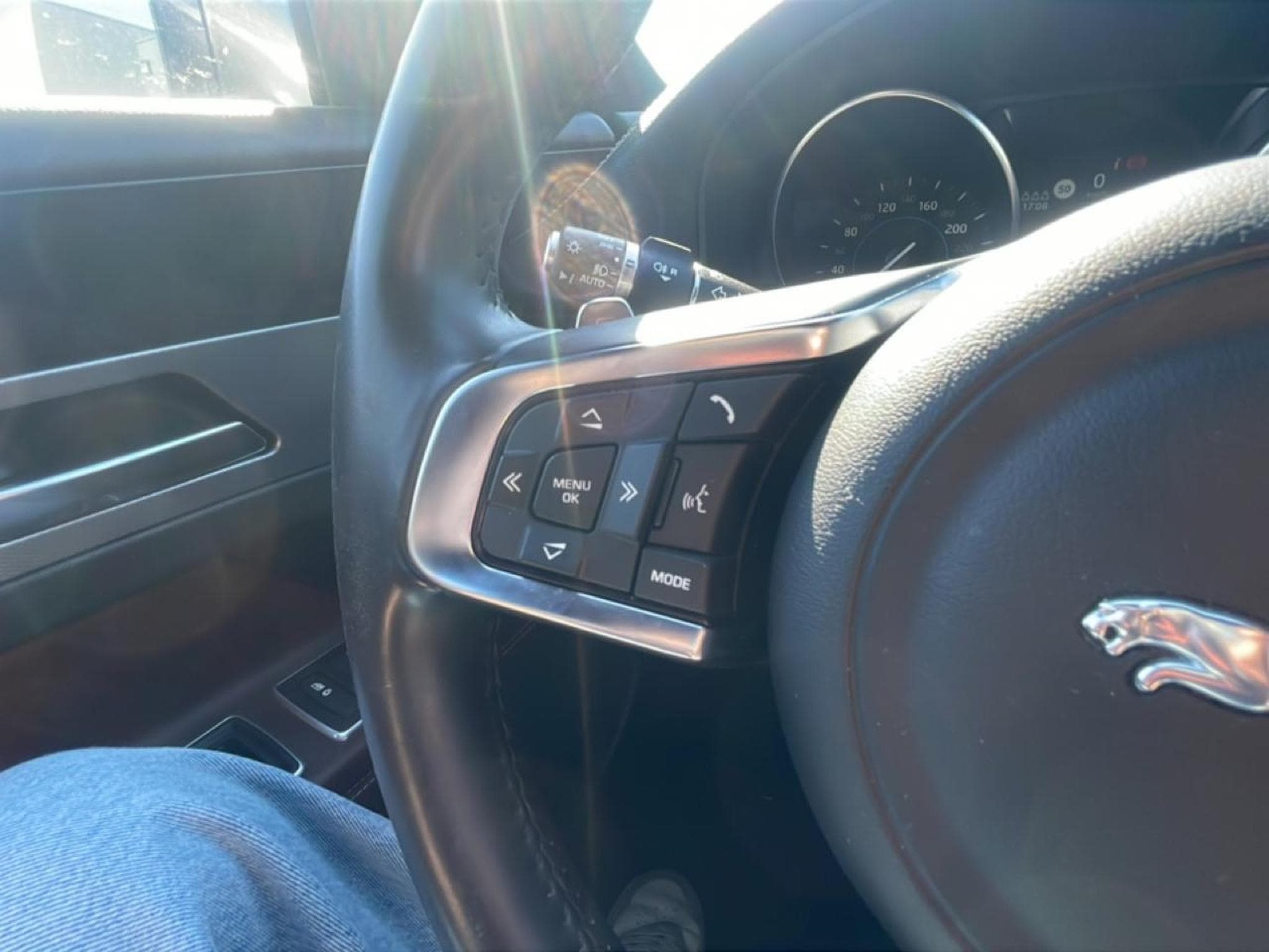 Jaguar XF SPORTBRAKE 2.0D 180 BUSINESS R-SPORT BVA (2020) - Foto 19