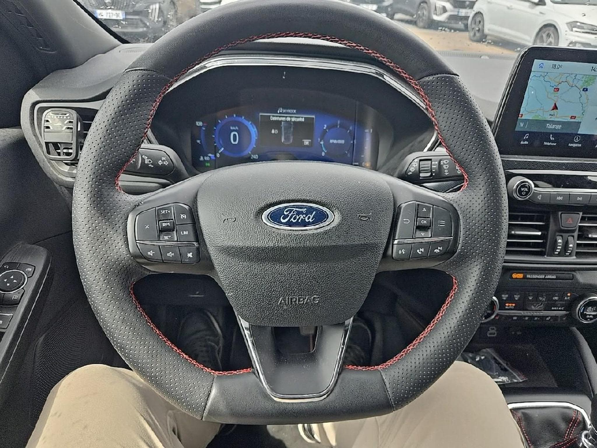 Ford Kuga 2.0 ECOBLUE 150 MHEV ST-LINE (2022) - Foto 15