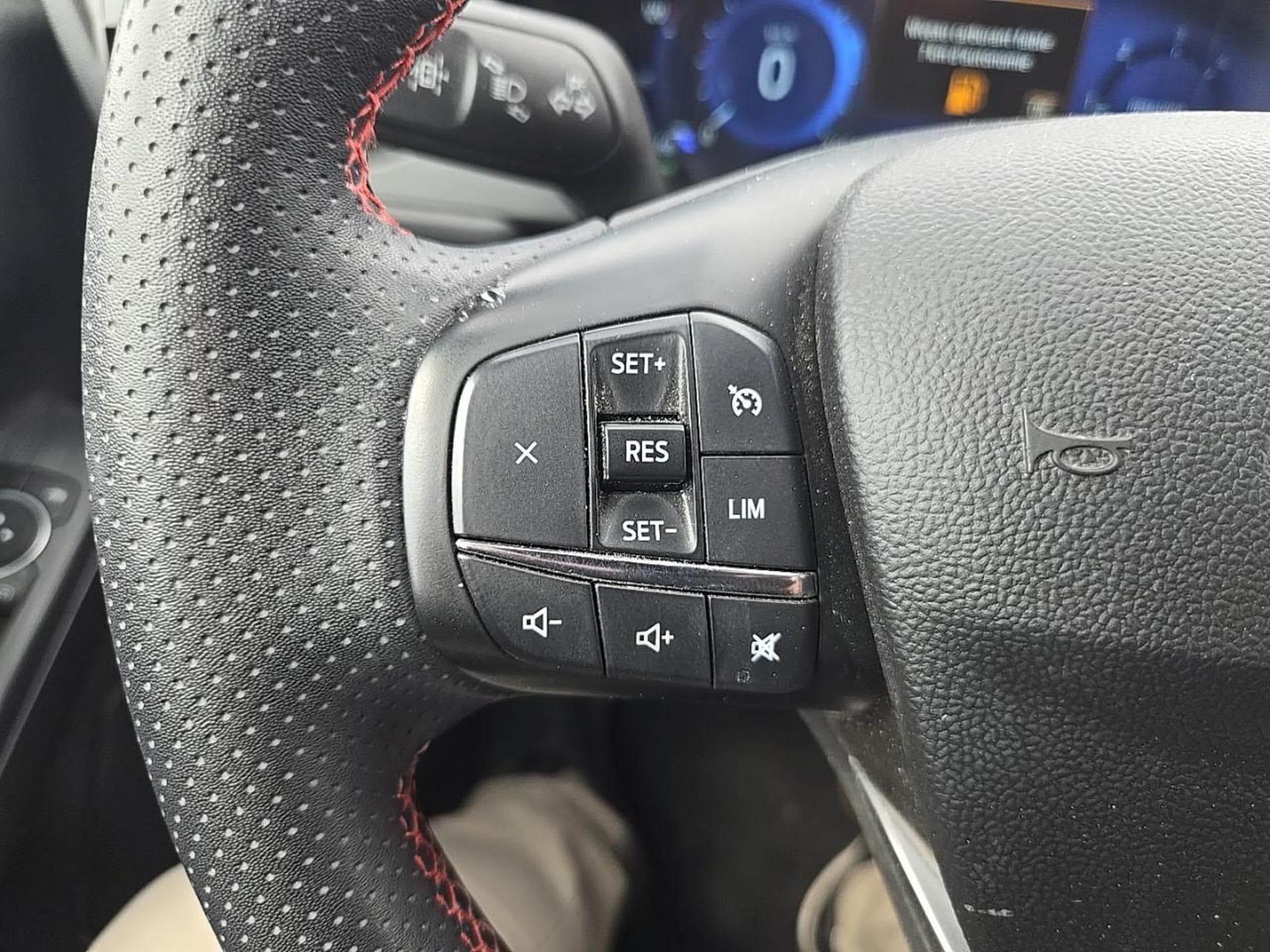Ford Kuga 2.0 ECOBLUE 150 MHEV ST-LINE (2022) - Foto 20
