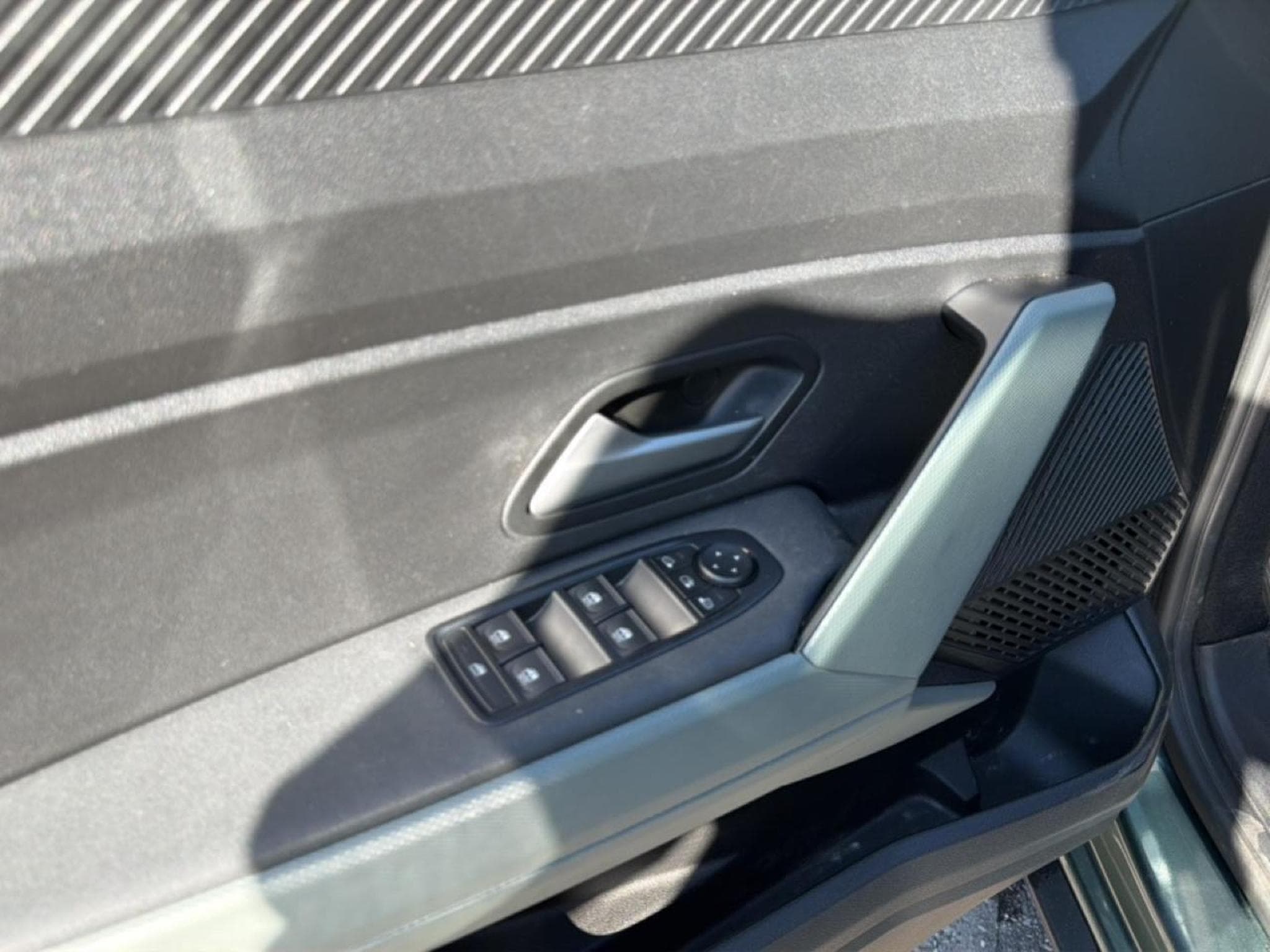 Dacia DUSTER 1.2 MILD HYBRID 130 EXTREME 4X4 (2024) - Photo 14