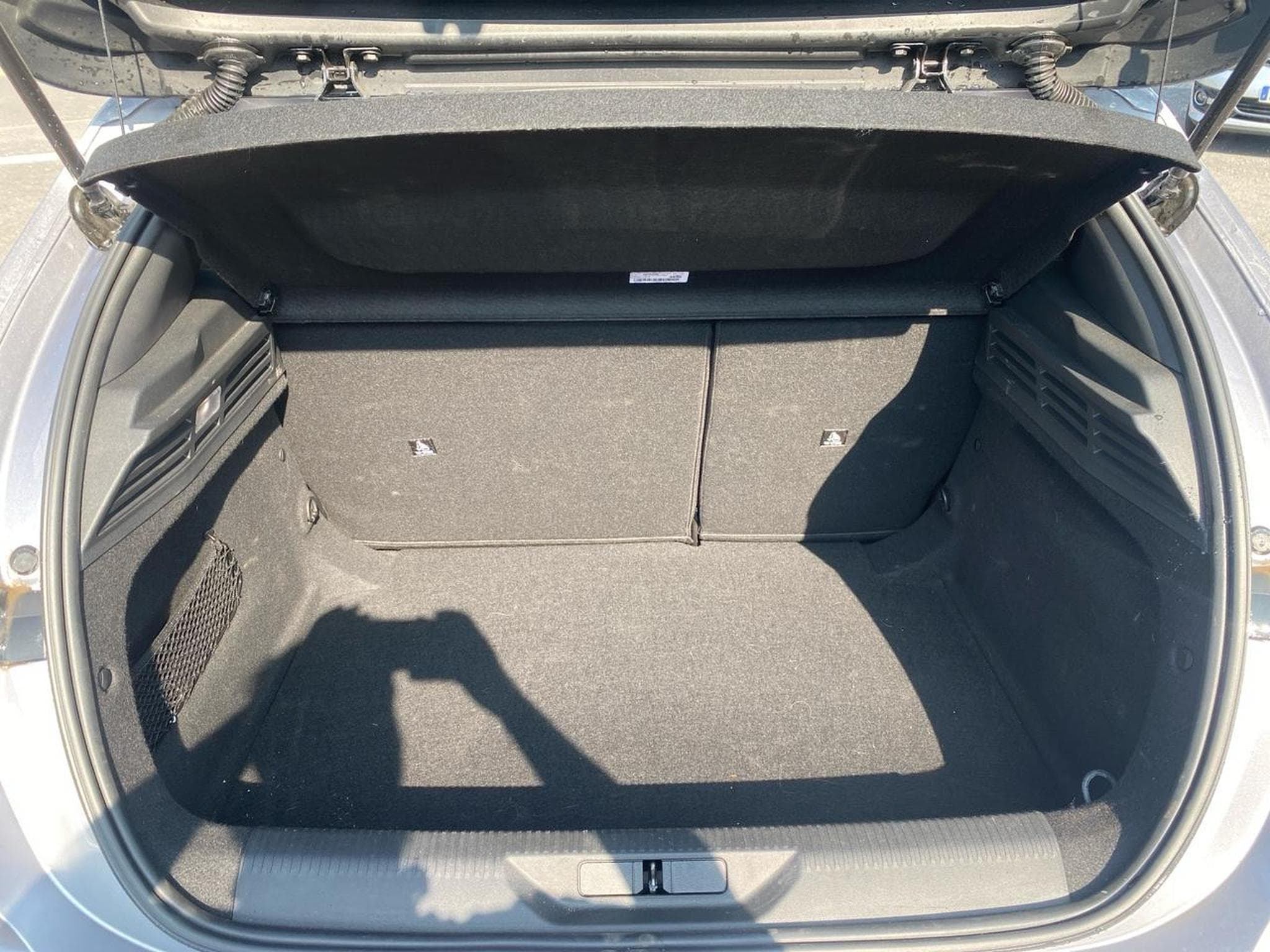 Peugeot 308 1.5 BLUEHDI 130 ALLURE EAT8 (2025) - Photo 15