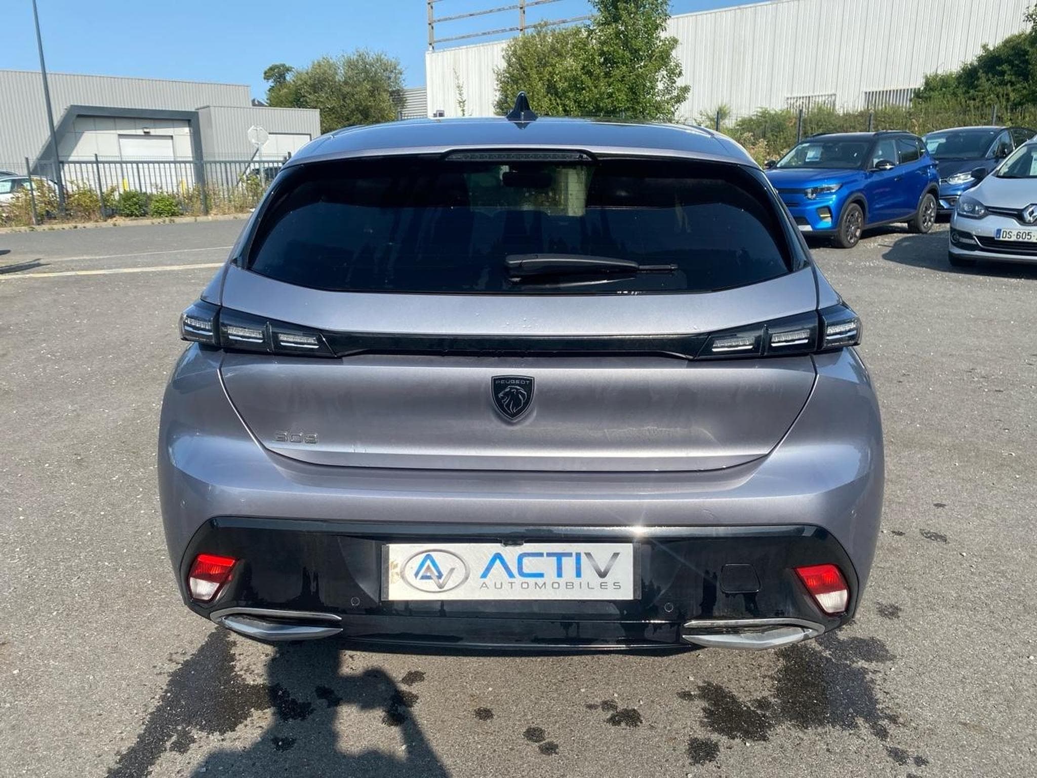 Peugeot 308 1.5 BLUEHDI 130 ALLURE EAT8 (2025) - Photo 6
