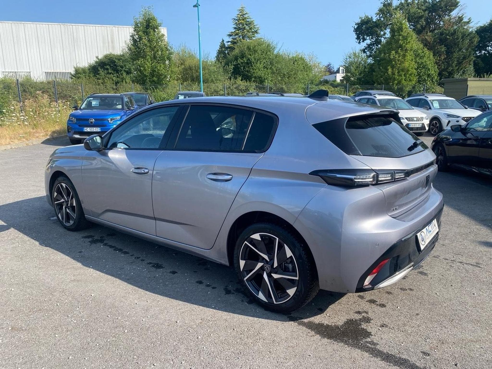 Peugeot 308 1.5 BLUEHDI 130 ALLURE EAT8 (2025) - Photo 7