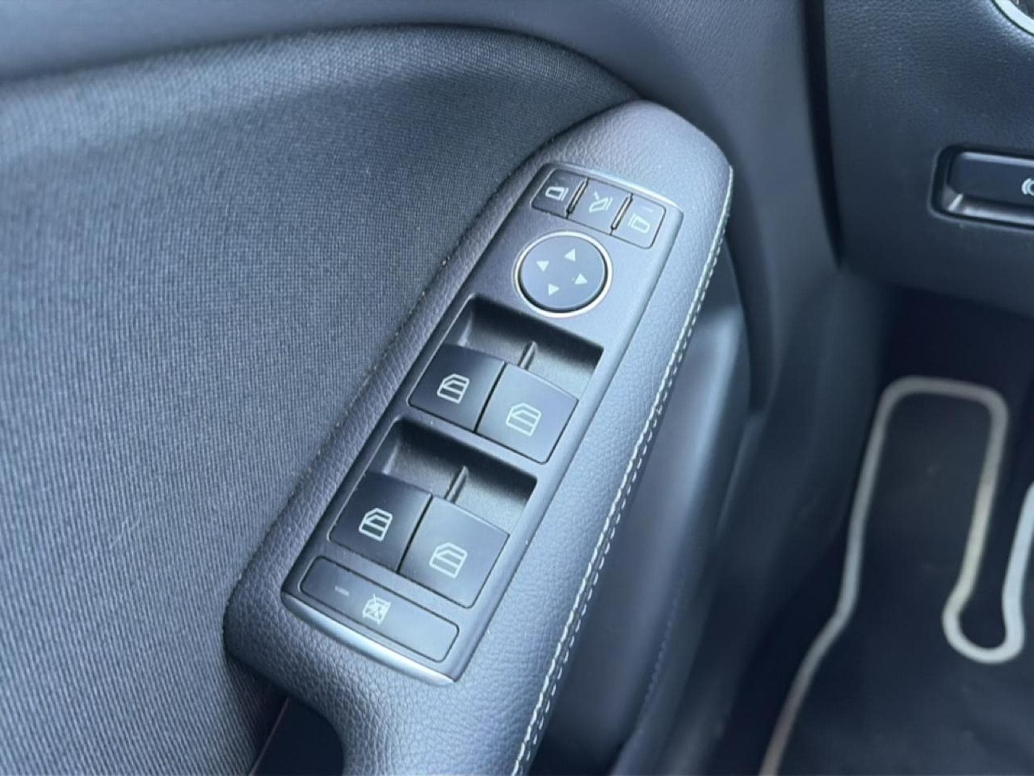 Mercedes B 200D 136 INSPIRATION (2017) - Photo 11