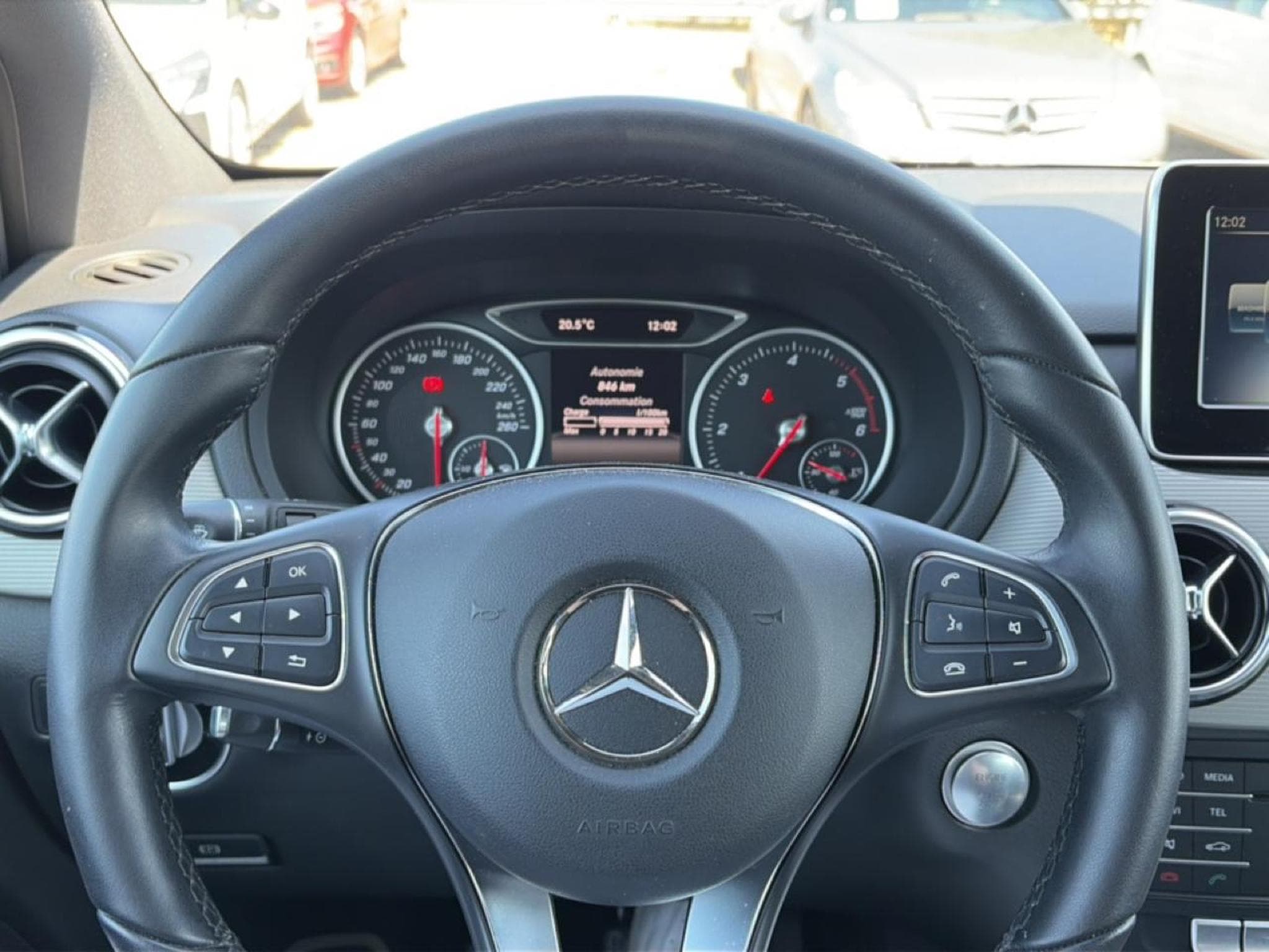 Mercedes B 200D 136 INSPIRATION (2017) - Photo 13