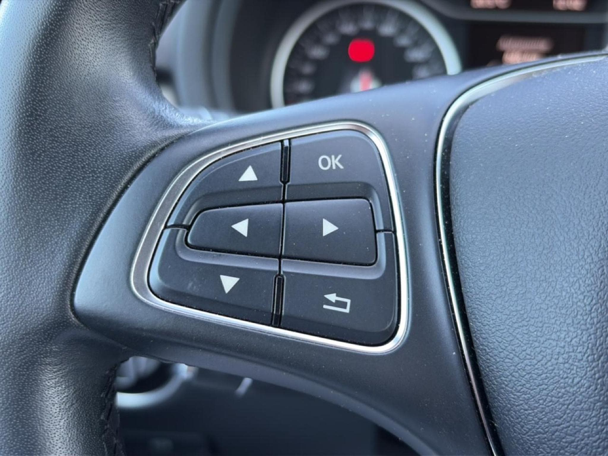 Mercedes B 200D 136 INSPIRATION (2017) - Photo 14