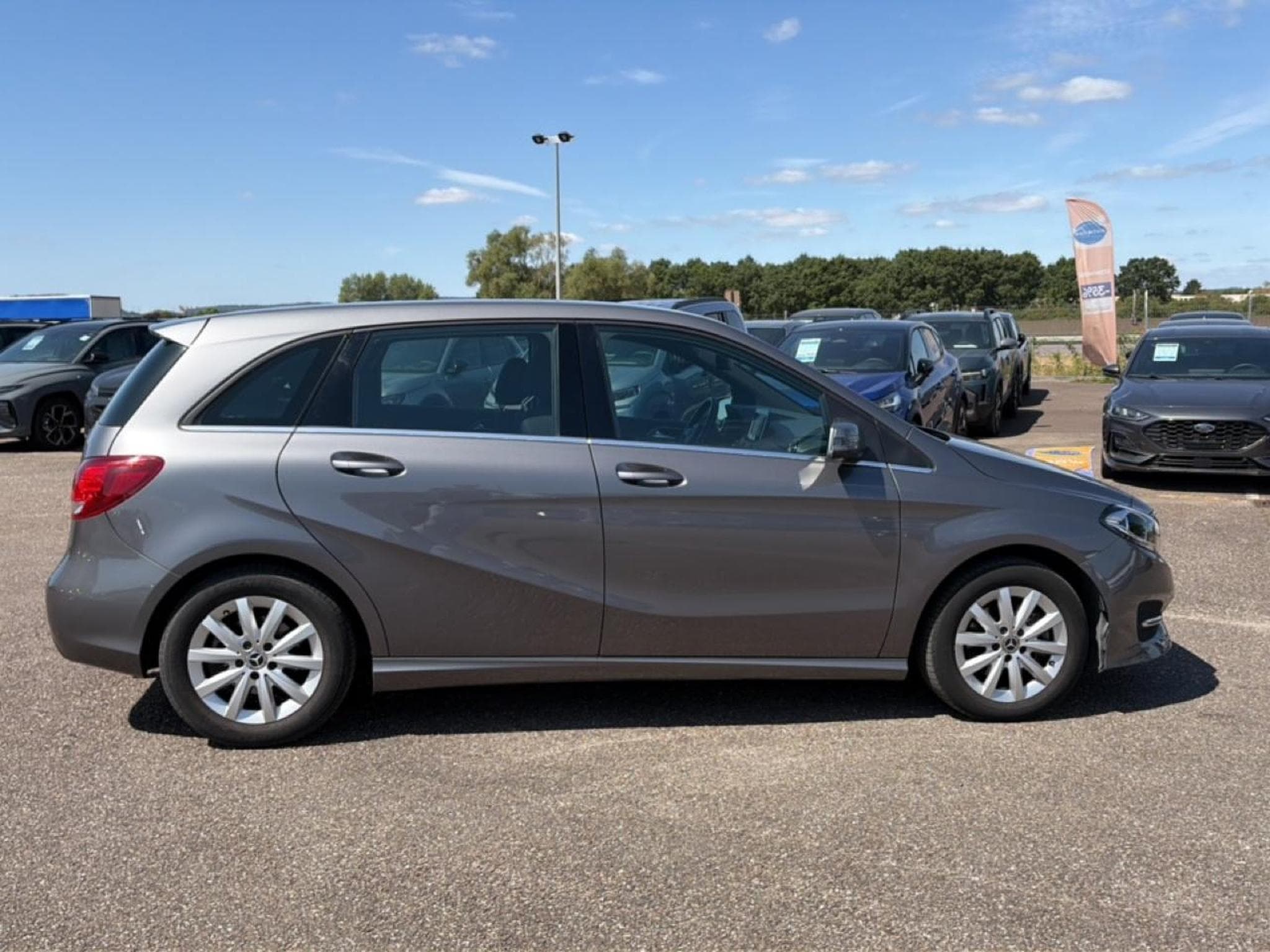 Mercedes B 200D 136 INSPIRATION (2017) - Photo 4