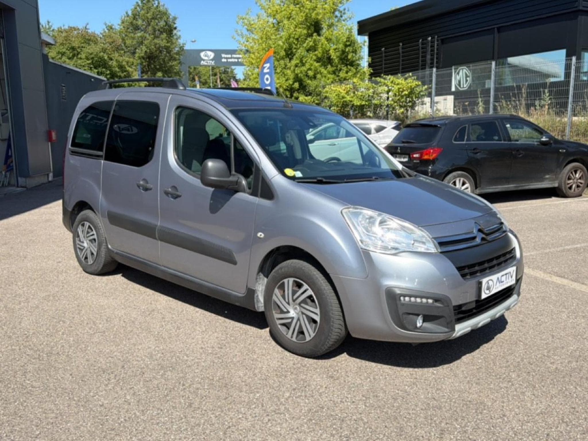 Citroen BERLINGO BLUEHDI 100 XTR + (2017) - Photo 3