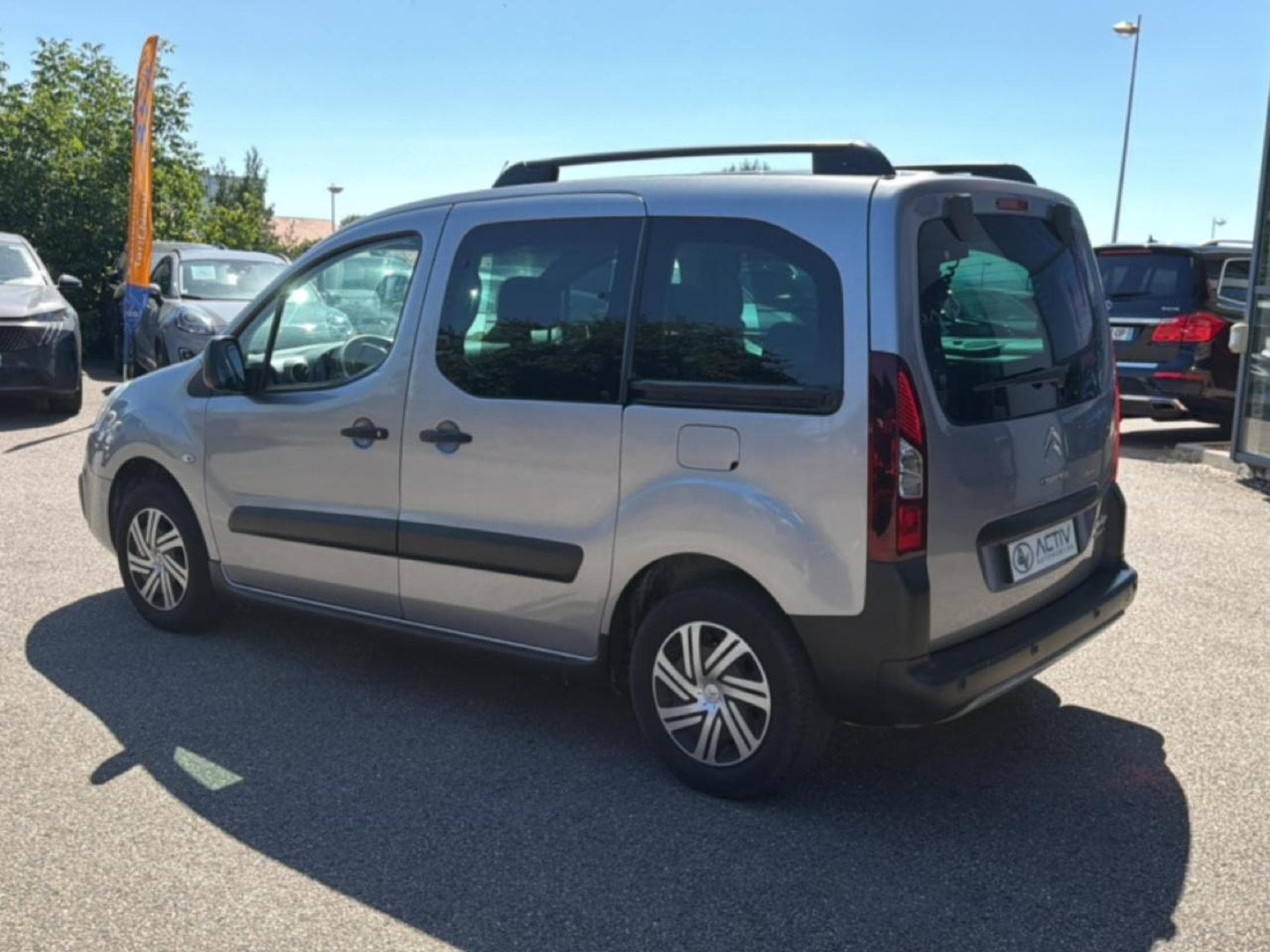 Citroen BERLINGO BLUEHDI 100 XTR + (2017) - Photo 7