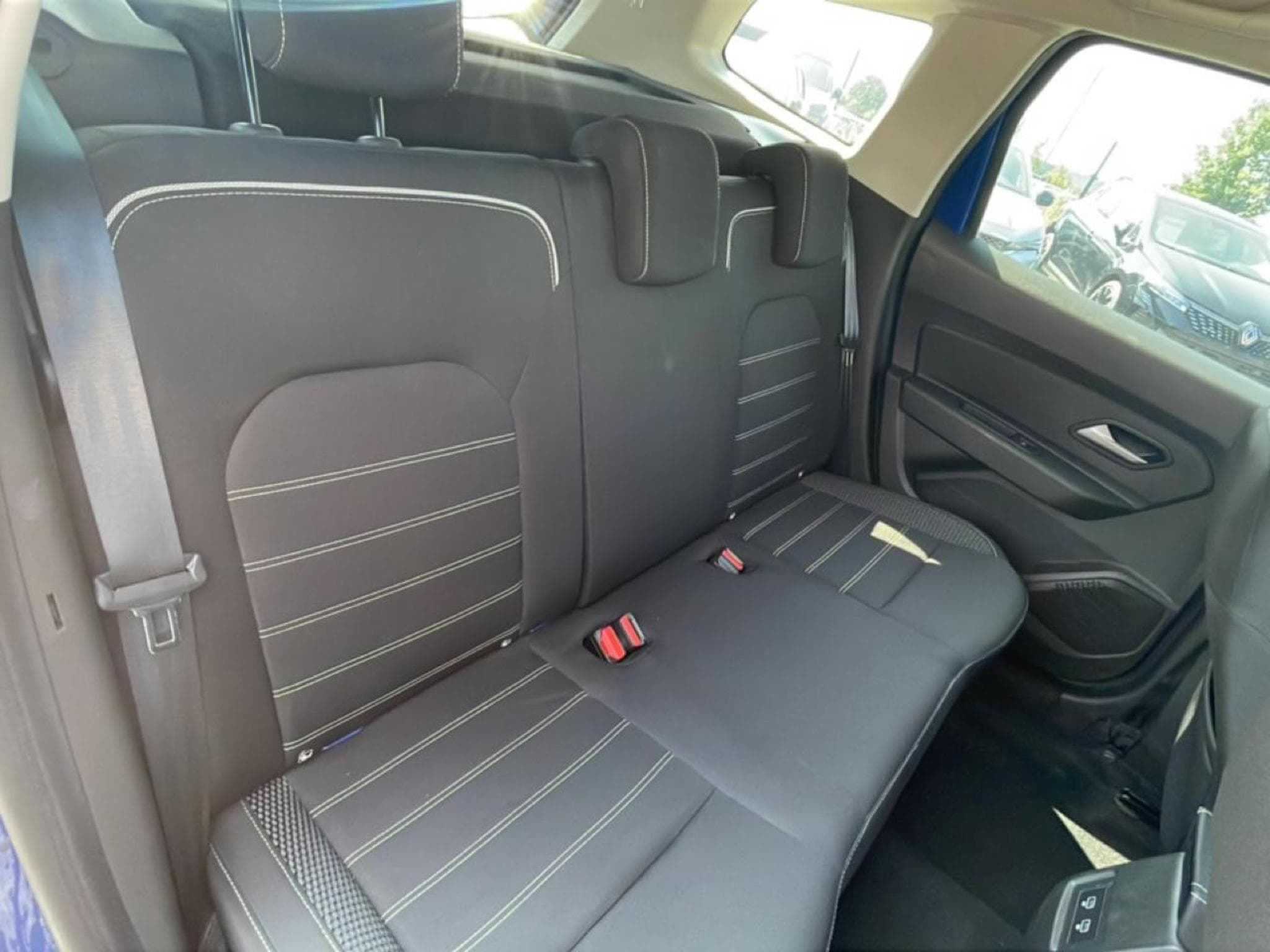 Dacia DUSTER 1.0 ECO-G 100 JOURNEY + (2023) - Photo 17