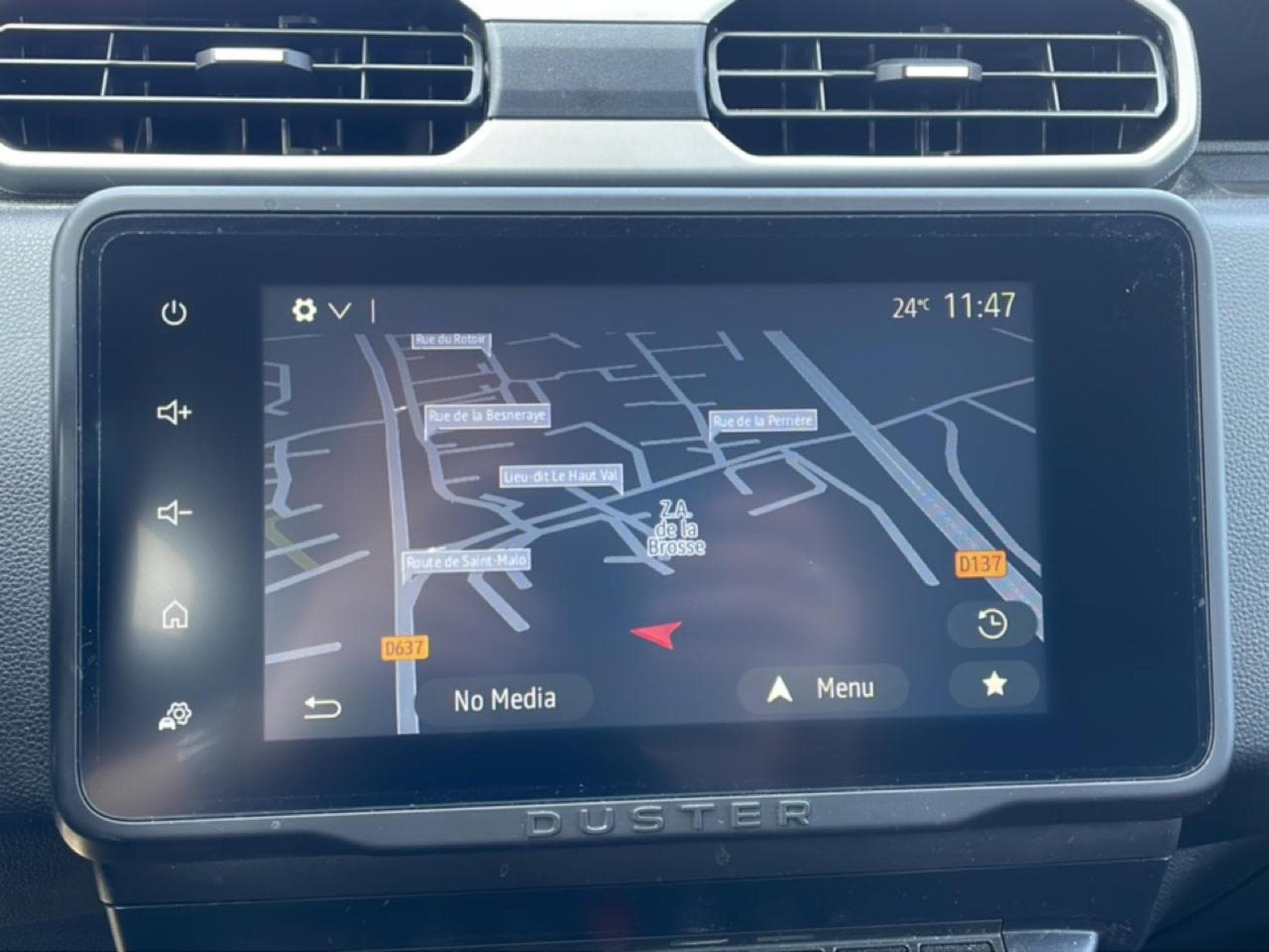 Dacia DUSTER 1.0 ECO-G 100 JOURNEY + (2023) - Photo 18