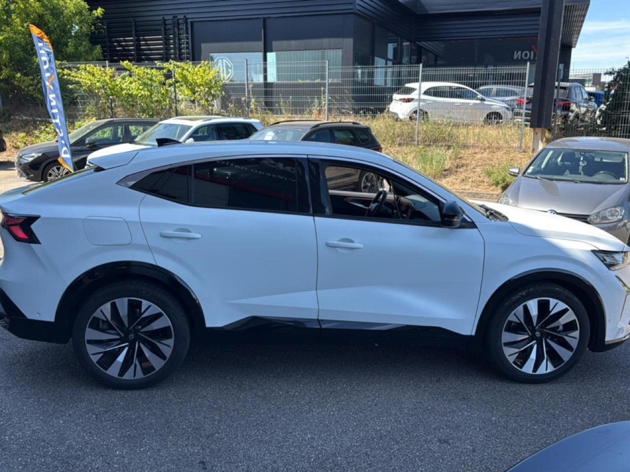 Renault RAFALE 1.2 E-TECH FULL HYBRID 200 TECHNO (2025) - Foto 4