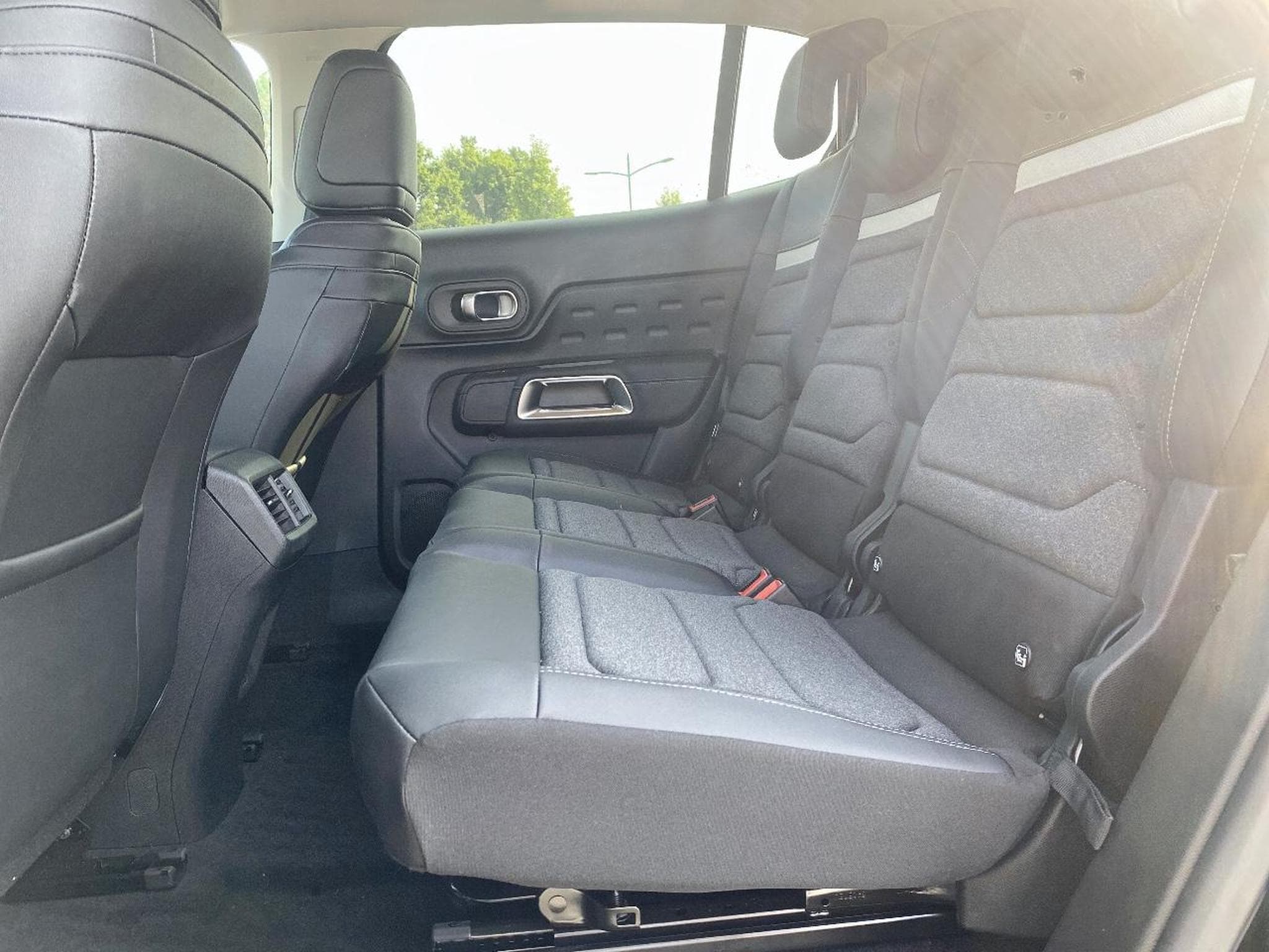 Citroen C5 AIRCROSS 1.2 HYBRIDE 145 MAX BOITE AUTOMATIQUE (2025) - Foto 12