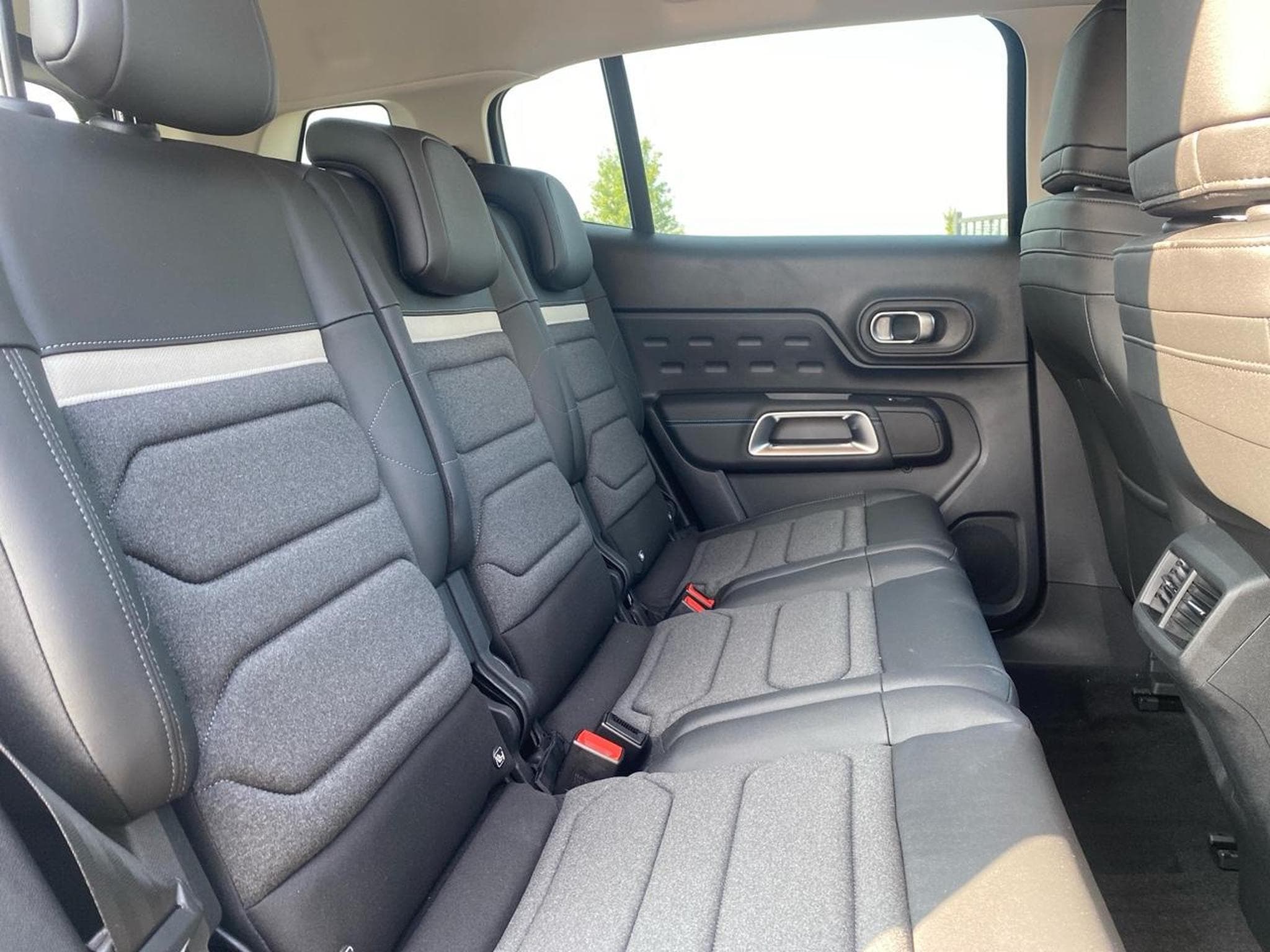 Citroen C5 AIRCROSS 1.2 HYBRIDE 145 MAX BOITE AUTOMATIQUE (2025) - Foto 13