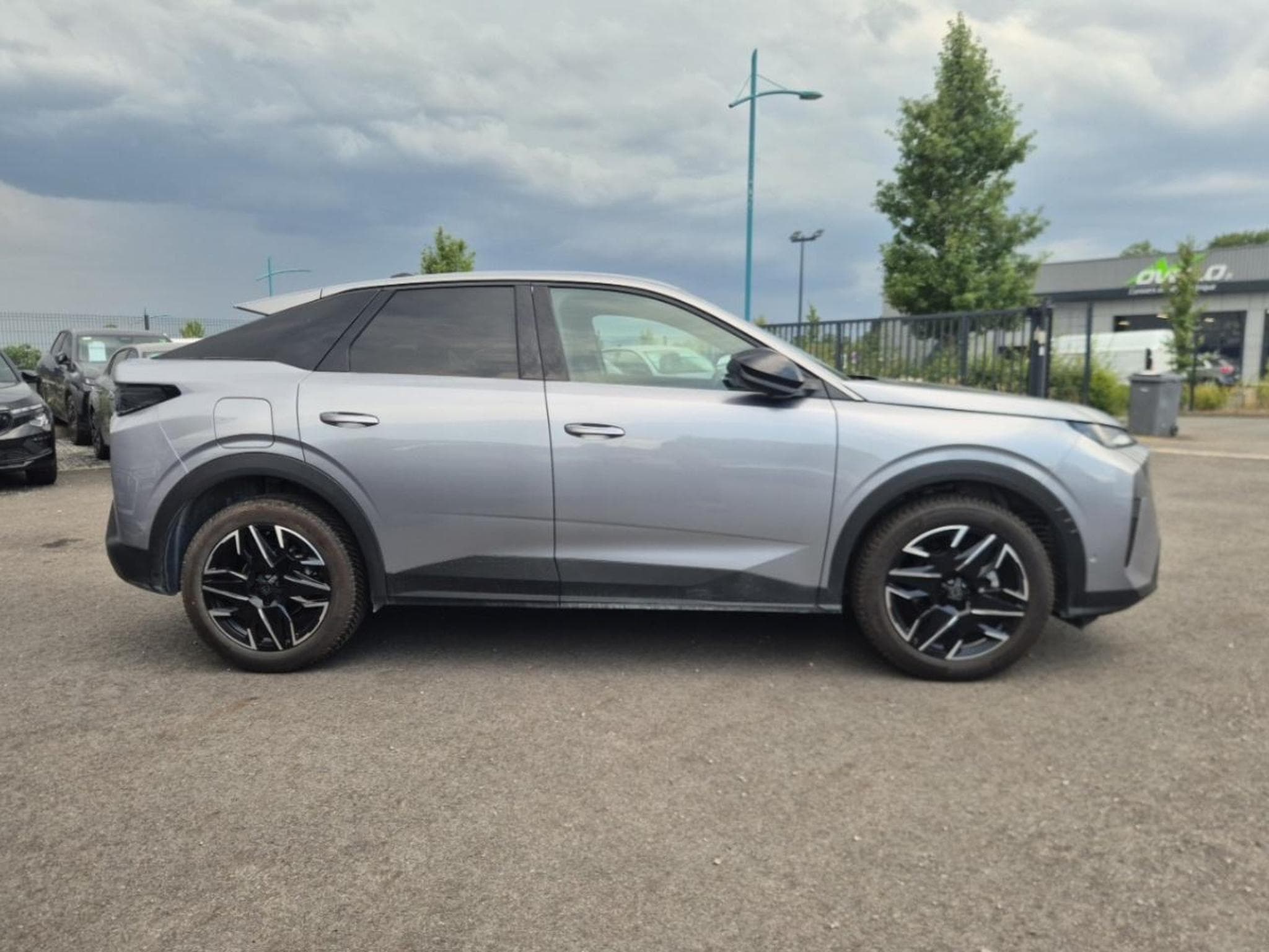 Peugeot 3008 1.2 HYBRID 145 ALLURE BUSINESS E-DCS6 (2025) - Photo 4