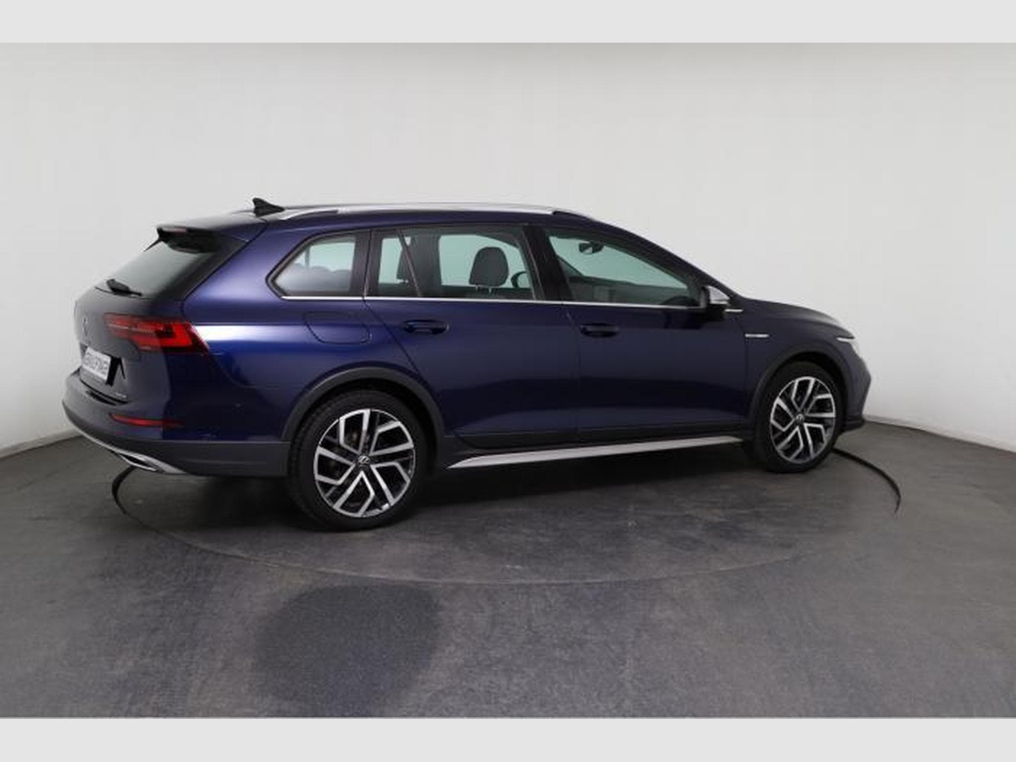 VW Golf Variant Alltrack (2022) - Photo 8