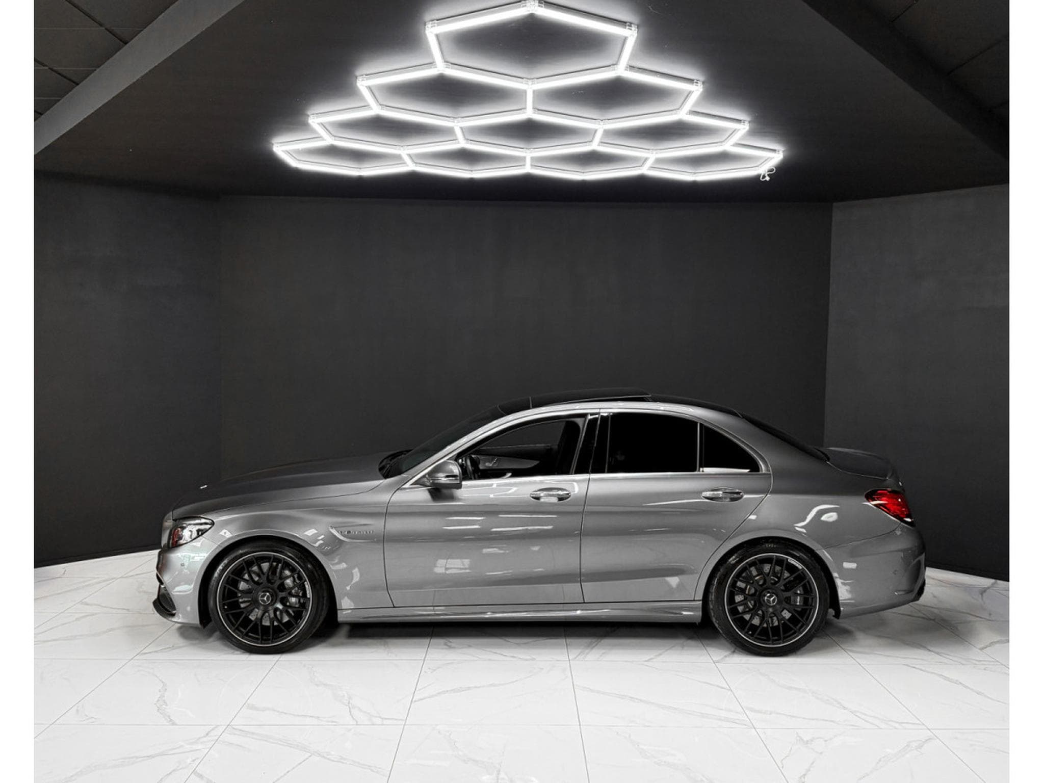 Mercedes C 63 AMG 2 YEARS MERCEDES WARRANTY (2019) - Photo 2