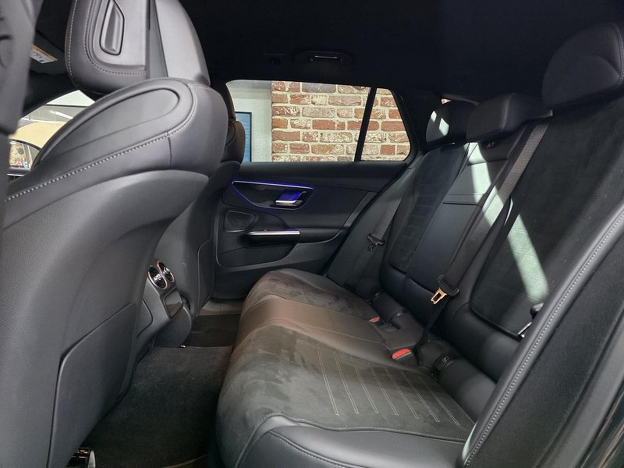 Mercedes C 300 C 300de T 2.0 197cv Auto AMG-LINE (Plug-in-Hybrid) (2025) - Photo 6