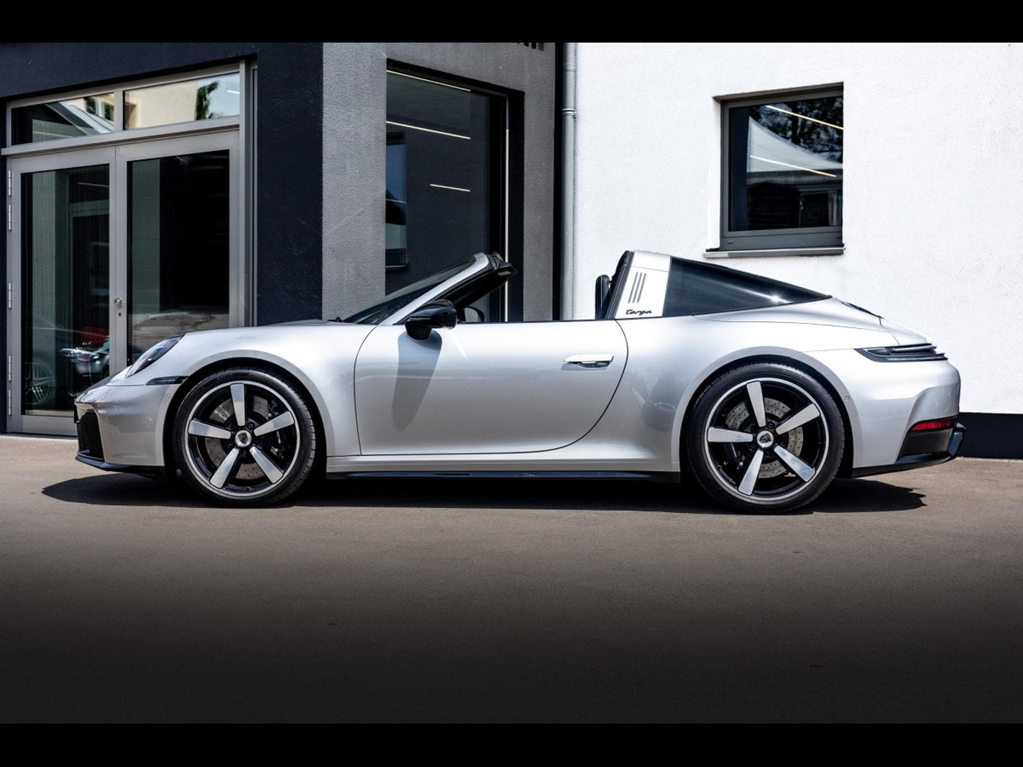 Porsche 911 (992.2) TARGA 4 GTS PDK - GT-SILVER (2025) - Foto 2