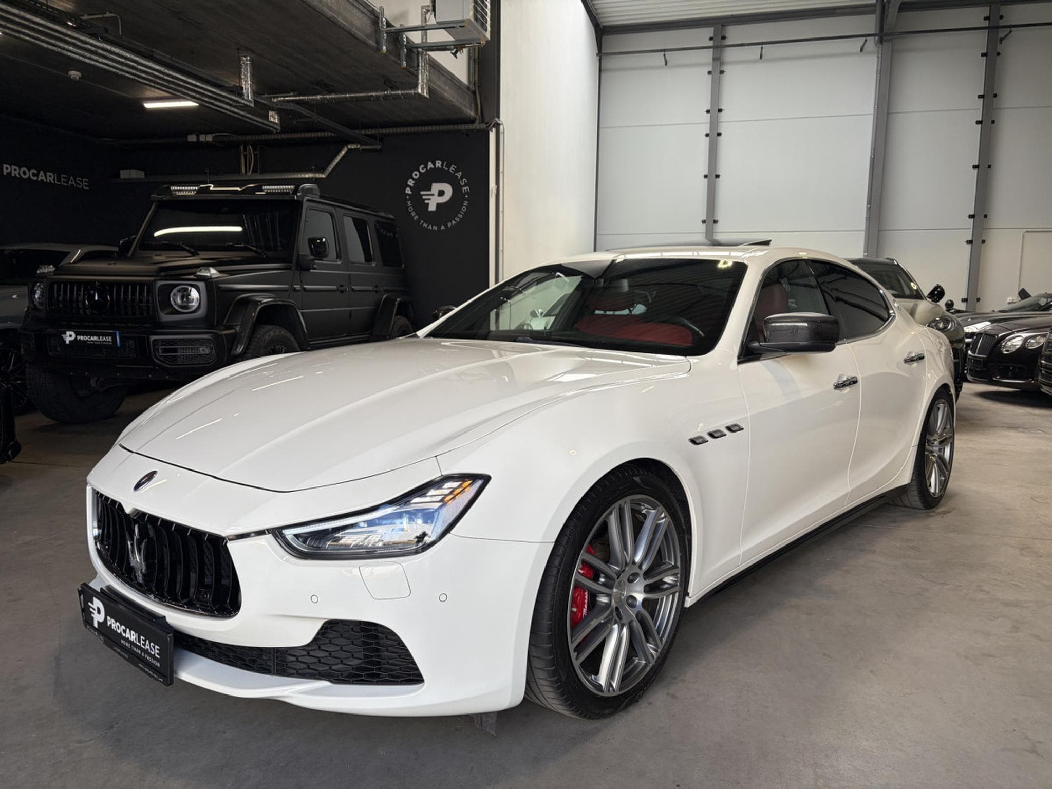 Maserati Ghibli 3.0 V6 S  Q4 Automatik/ Xénon/Camera/Carbonne/20/Leder/VOLL (2016) - Photo 1