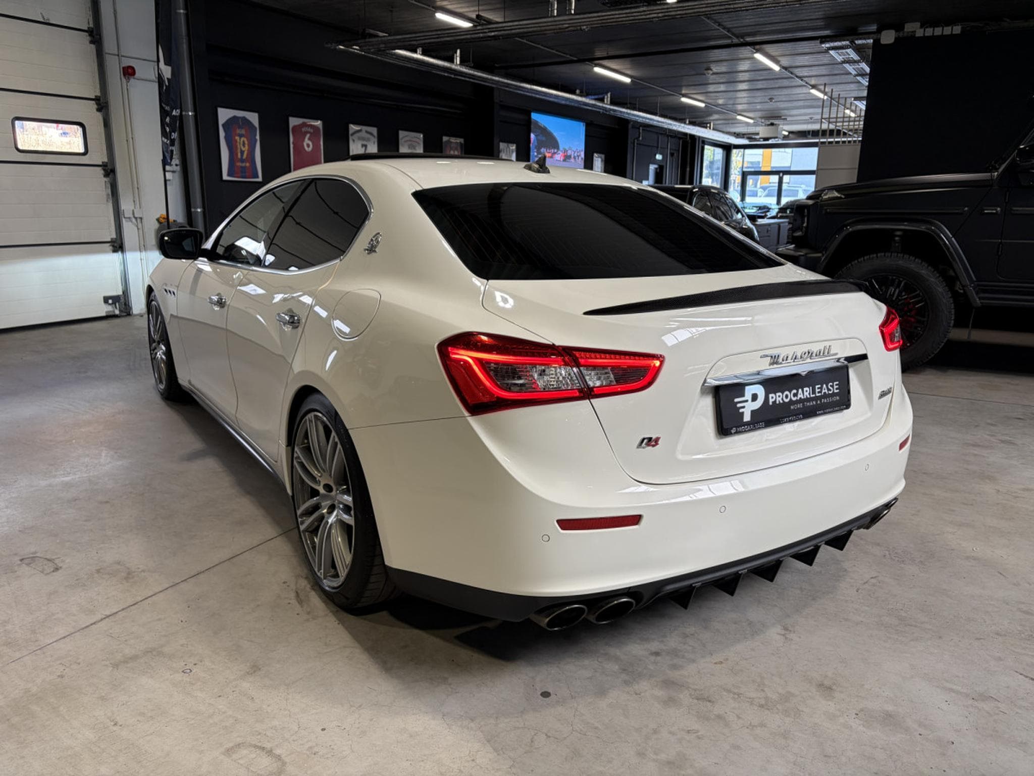 Maserati Ghibli 3.0 V6 S  Q4 Automatik/ Xénon/Camera/Carbonne/20/Leder/VOLL (2016) - Photo 9