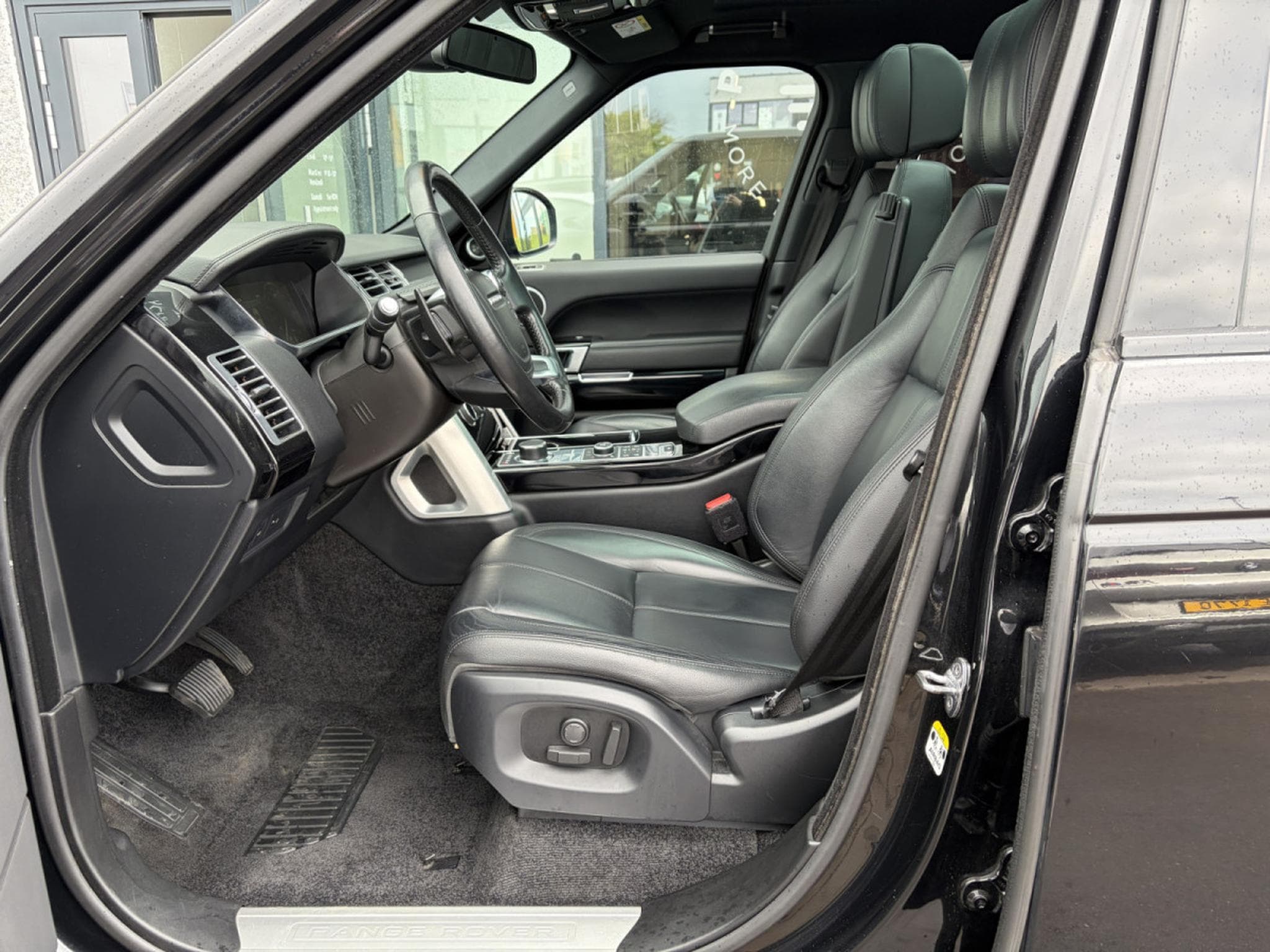 Land-Rover Range Rover LAND ROVER RANGE ROVER SPORT 3.0 TDV6 HSE DYNAMIC – 258 CH – (2016) - Photo 5
