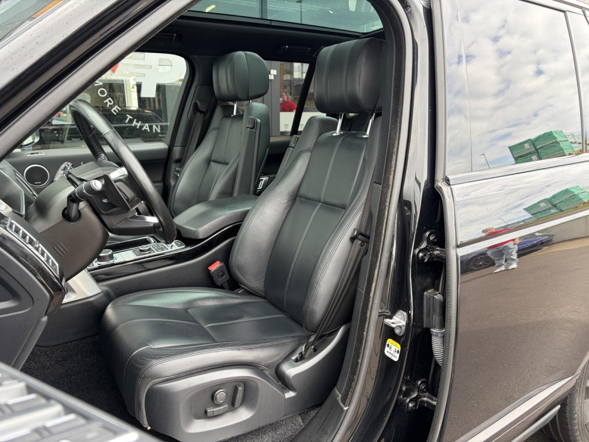 Land-Rover Range Rover LAND ROVER RANGE ROVER SPORT 3.0 TDV6 HSE DYNAMIC – 258 CH – (2016) - Photo 6