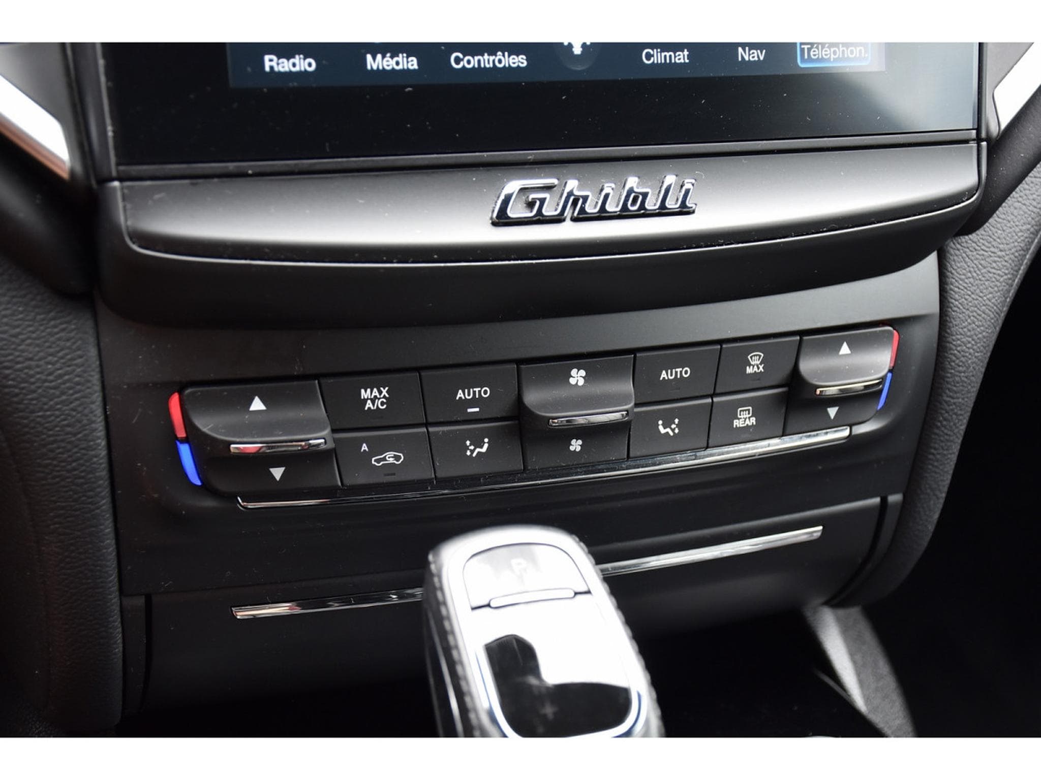 Maserati Ghibli 3.0 V6 BiTurbo Ribelle CUIR MEMO GPS KEYLESS (2018) - Foto 15