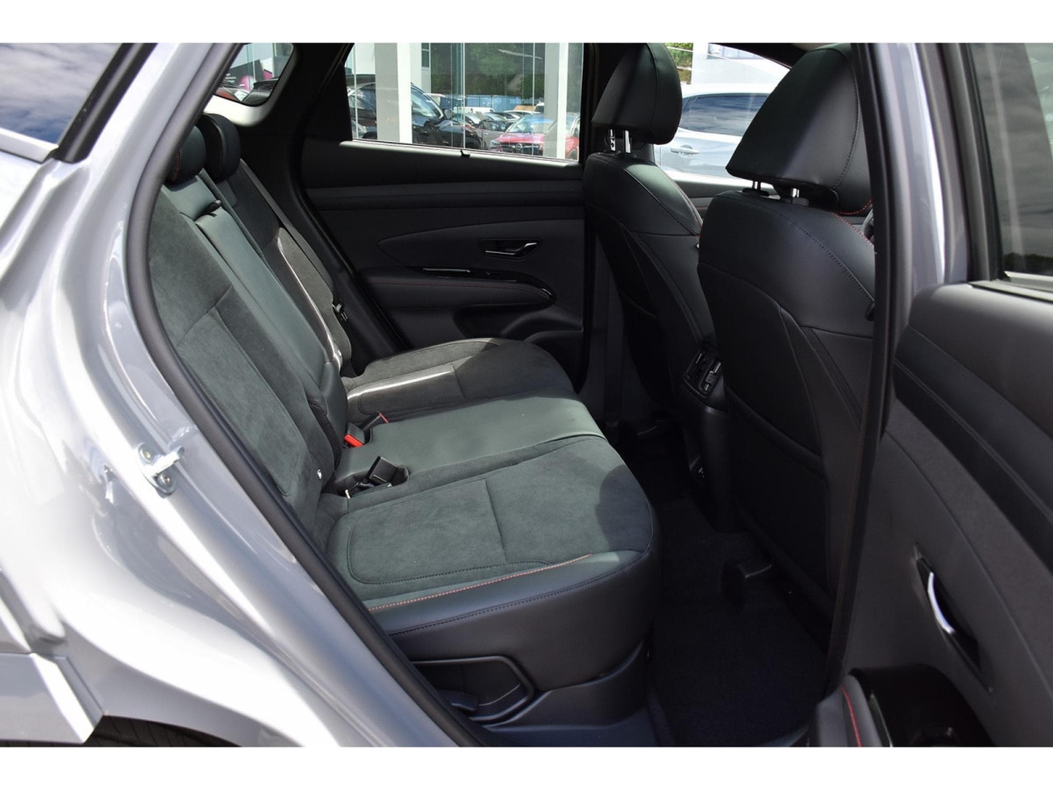 Hyundai Tucson 1.6 T-GDI 239 HYBRID 6AT N-LINE PANO HUD KRELL NEUF (2026) - Foto 8