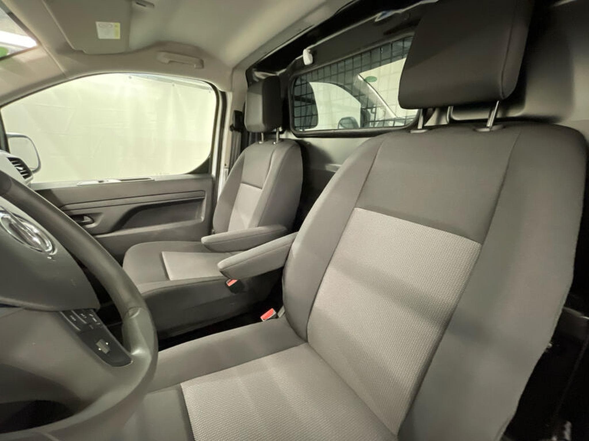 Opel Vivaro L2 (2025) - Photo 17