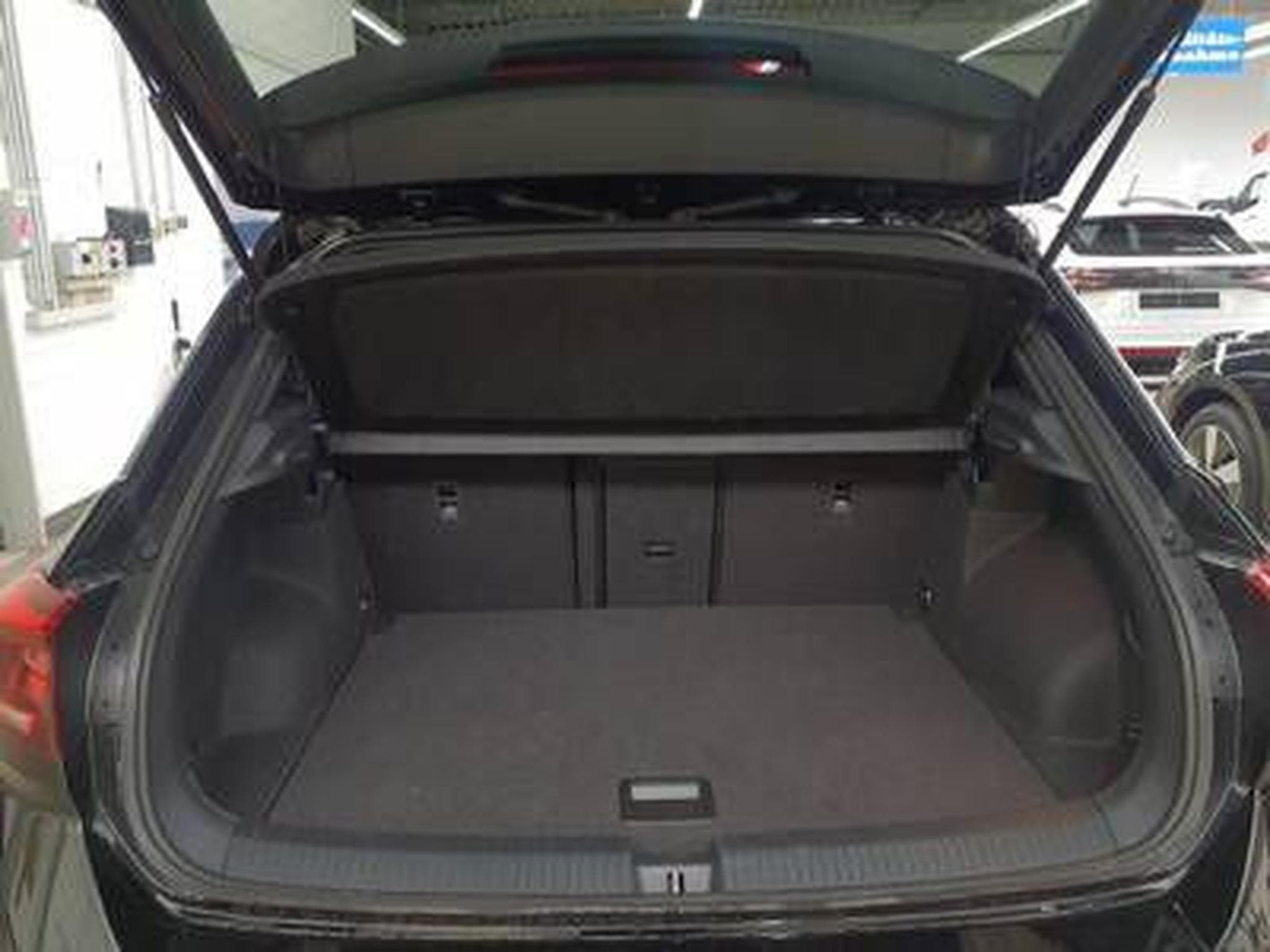 VW T-Roc R-Line 1.5 TSI 150 CV DSG7 *ATTELAGE* *CAM* *ACC* (2025) - Photo 7