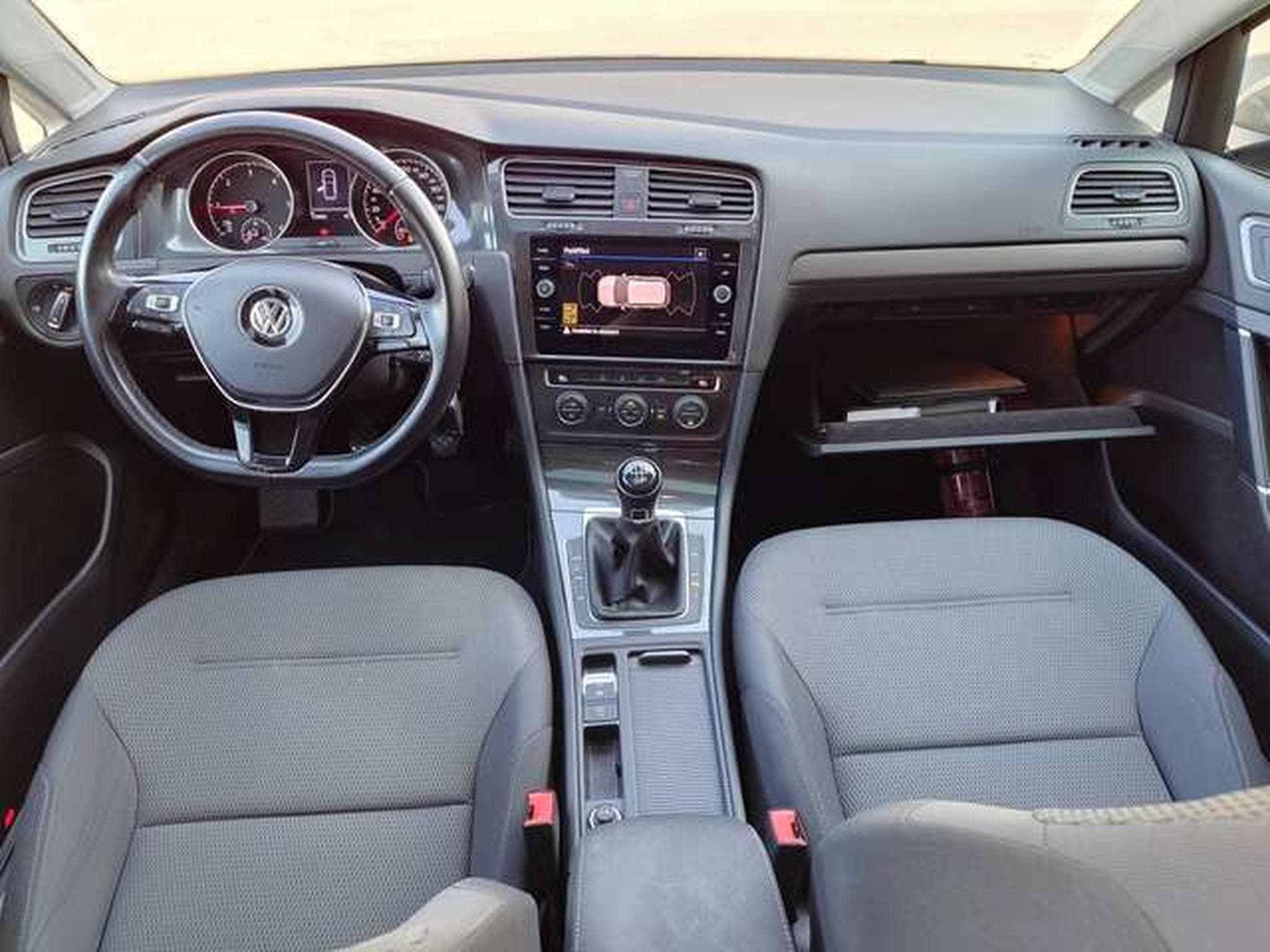 VW Golf Golf 1.6 SCR TDi Comfortline (EU6.2) (2020) - Photo 10
