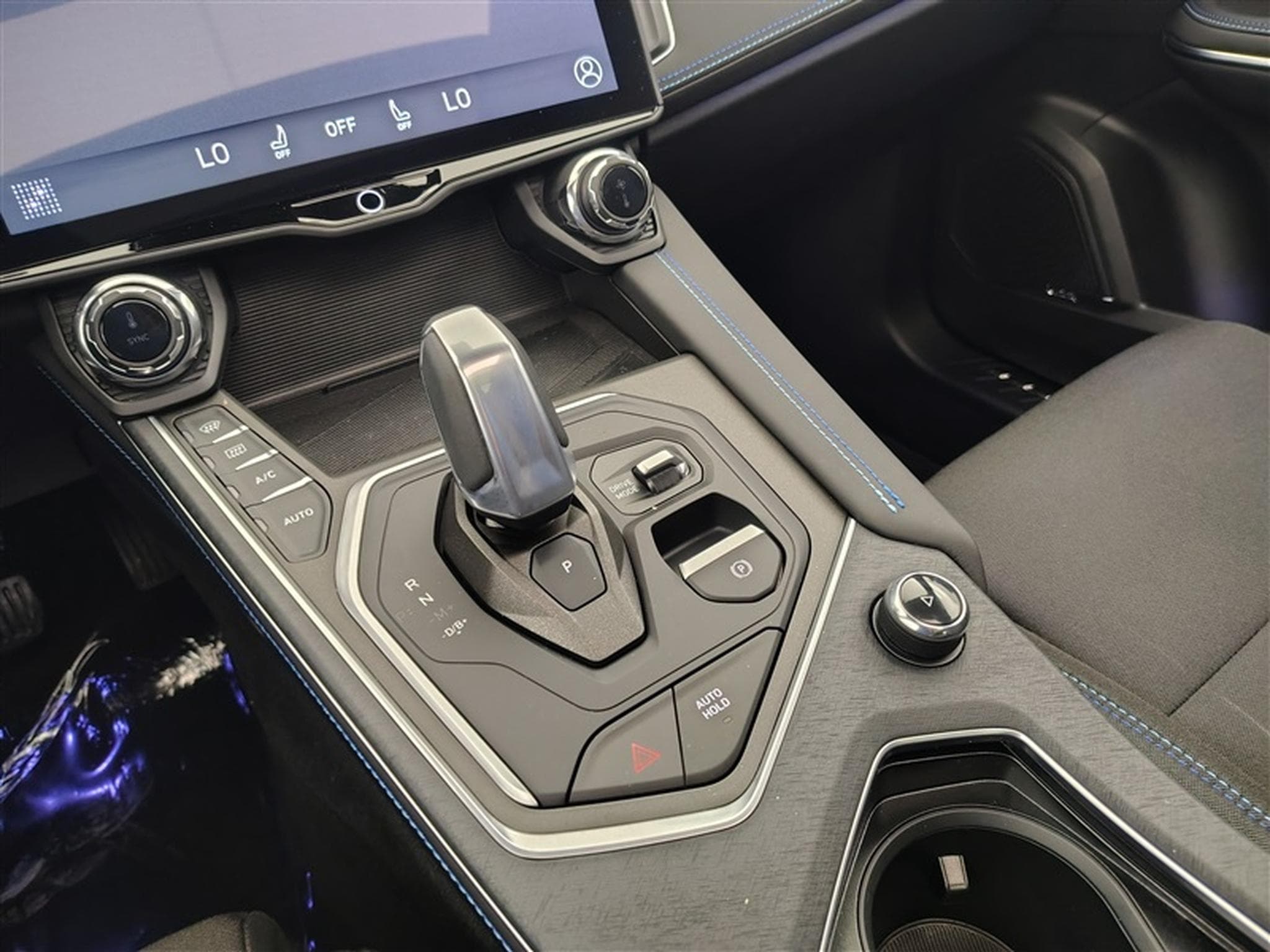 Lynk & Co 01 1.5 Turbo PHEV NAVI / FULL LED / TOIT PANO / CAMERA / JA 20" (2023) - Foto 12