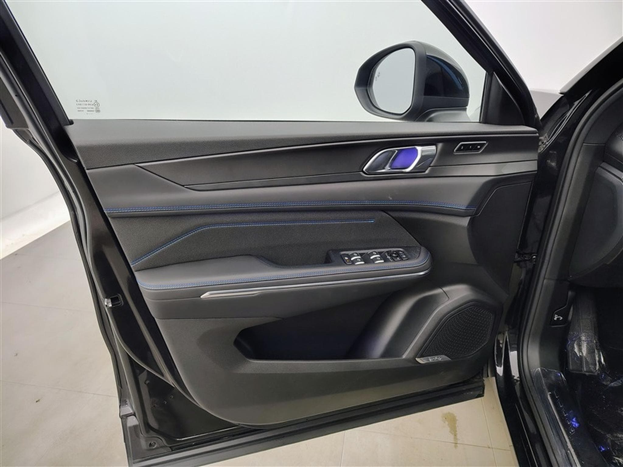 Lynk & Co 01 1.5 Turbo PHEV NAVI / FULL LED / TOIT PANO / CAMERA / JA 20" (2023) - Foto 17