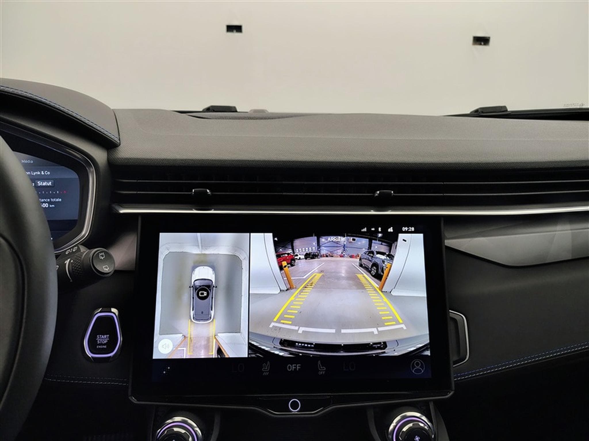 Lynk & Co 01 1.5 Turbo PHEV NAVI / FULL LED / TOIT PANO / CAMERA / JA 20" (2023) - Foto 18