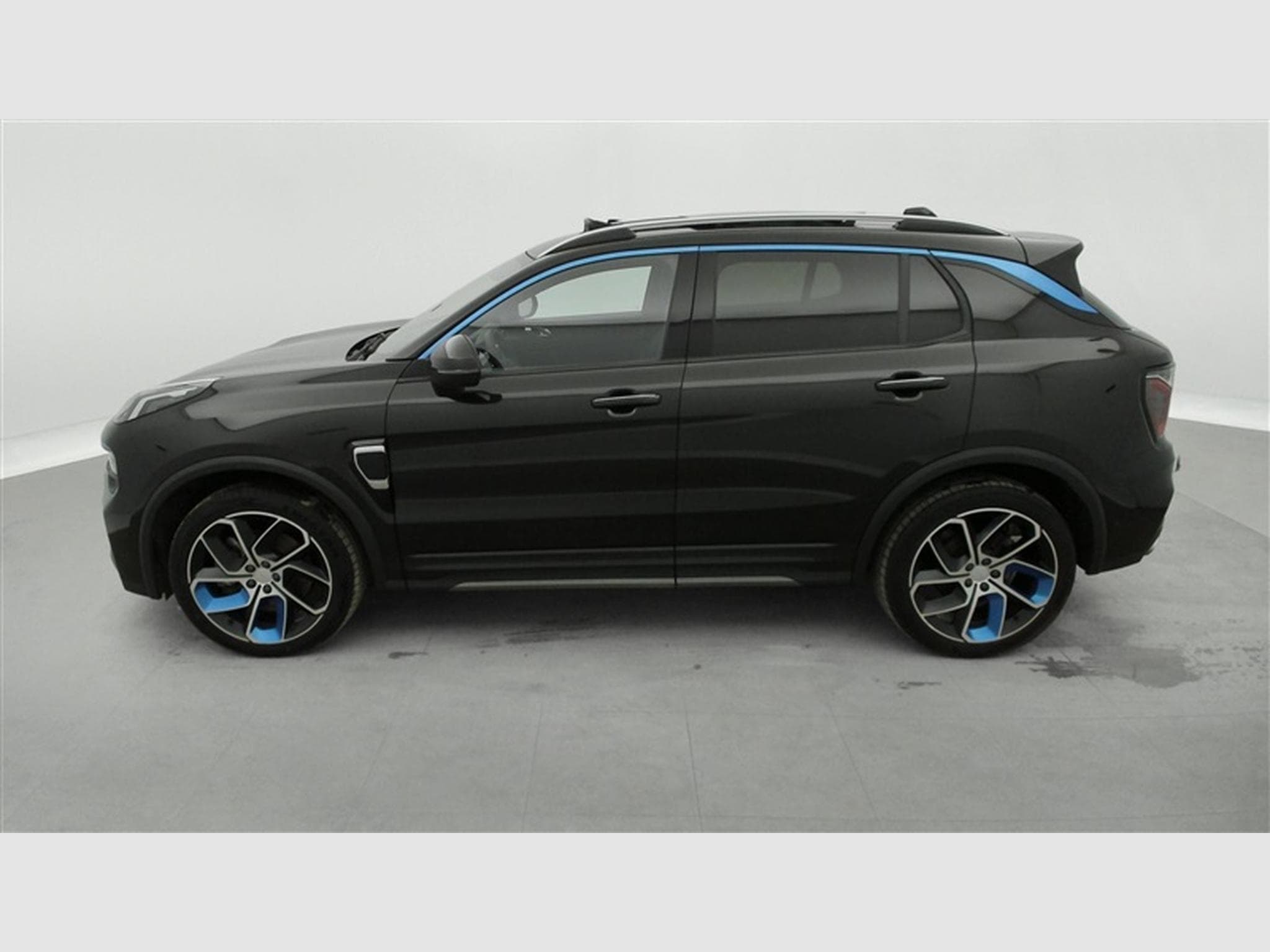 Lynk & Co 01 1.5 Turbo PHEV NAVI / FULL LED / TOIT PANO / CAMERA / JA 20" (2023) - Foto 3