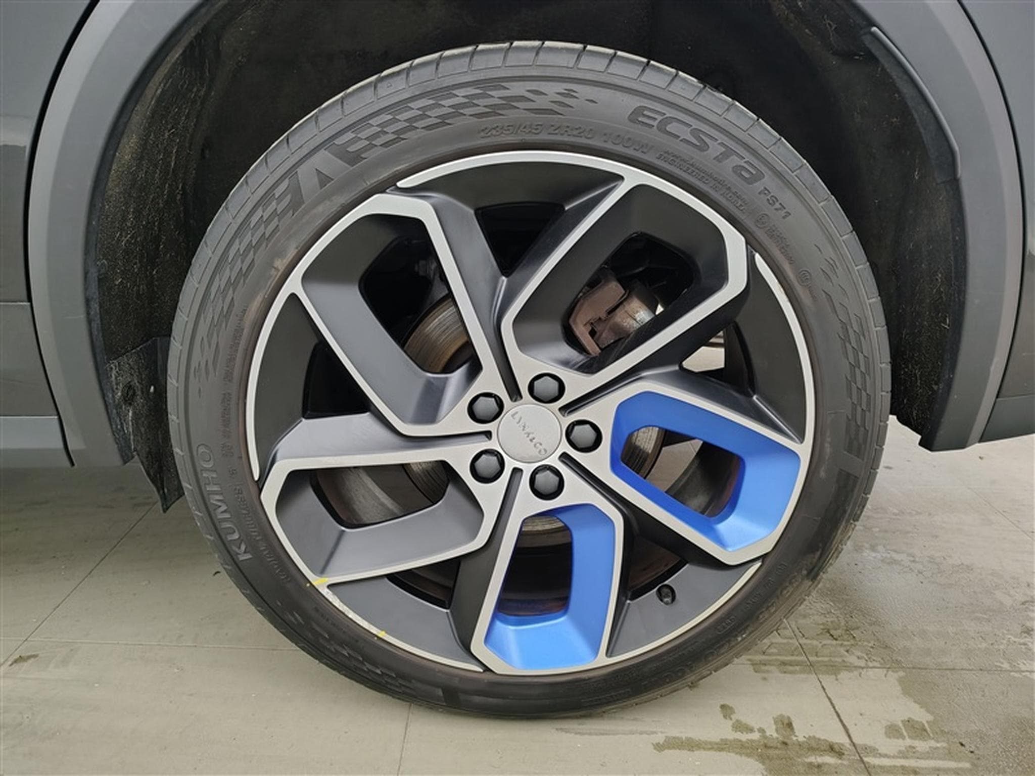Lynk & Co 01 1.5 Turbo PHEV NAVI / FULL LED / TOIT PANO / CAMERA / JA 20" (2023) - Foto 6