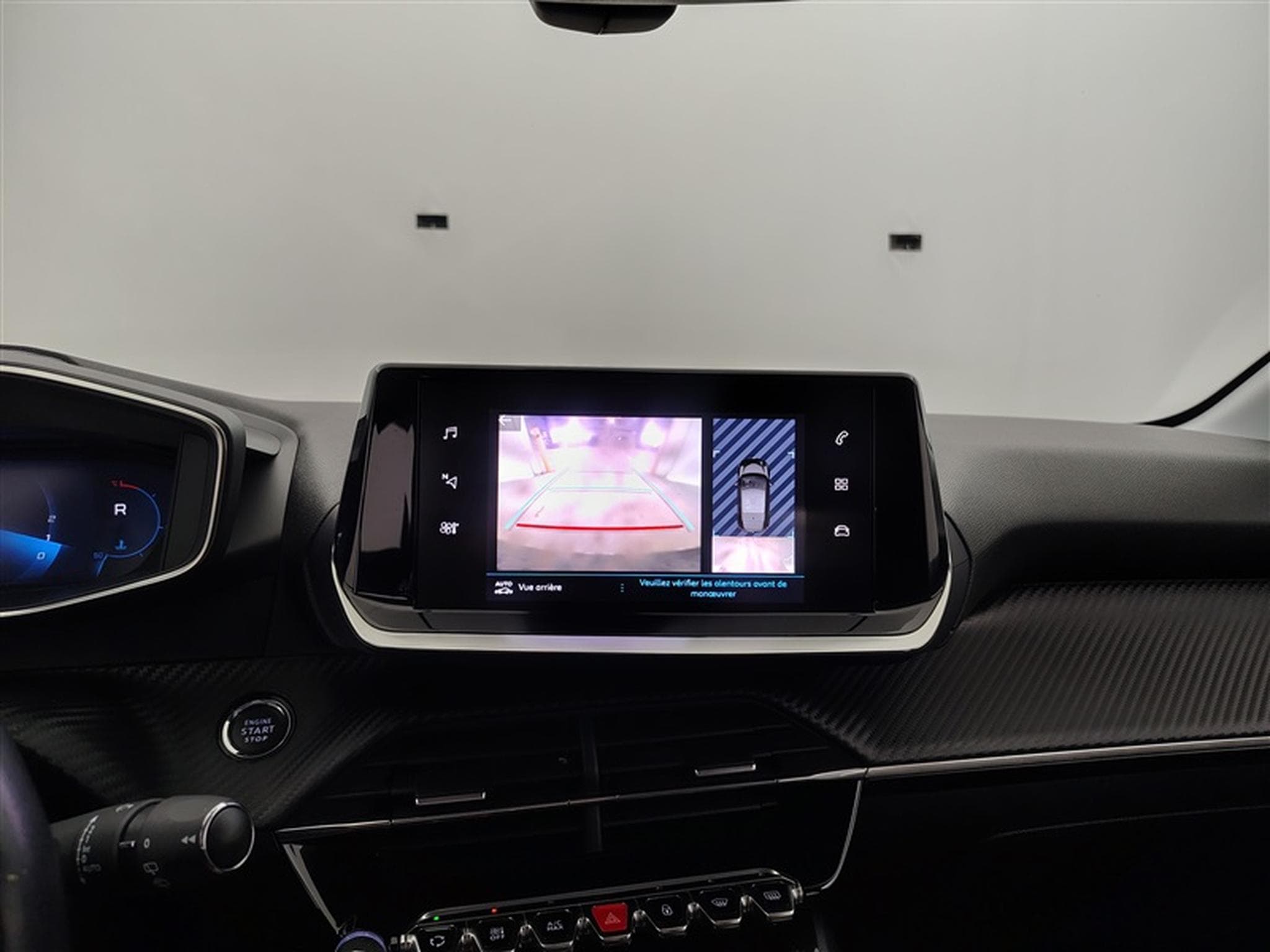 Peugeot 208 1.2 PureTech Allure Auto CarPlay / Caméra / JA 16' (2020) - Photo 18