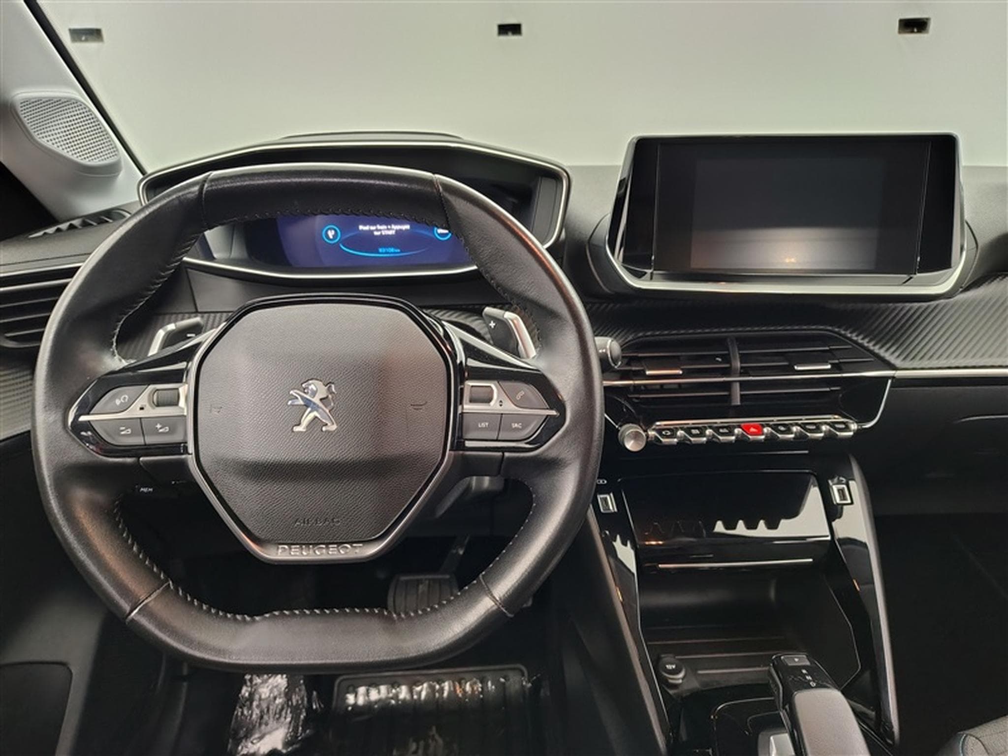 Peugeot 208 1.2 PureTech Allure Auto CarPlay / Caméra / JA 16' (2020) - Photo 9