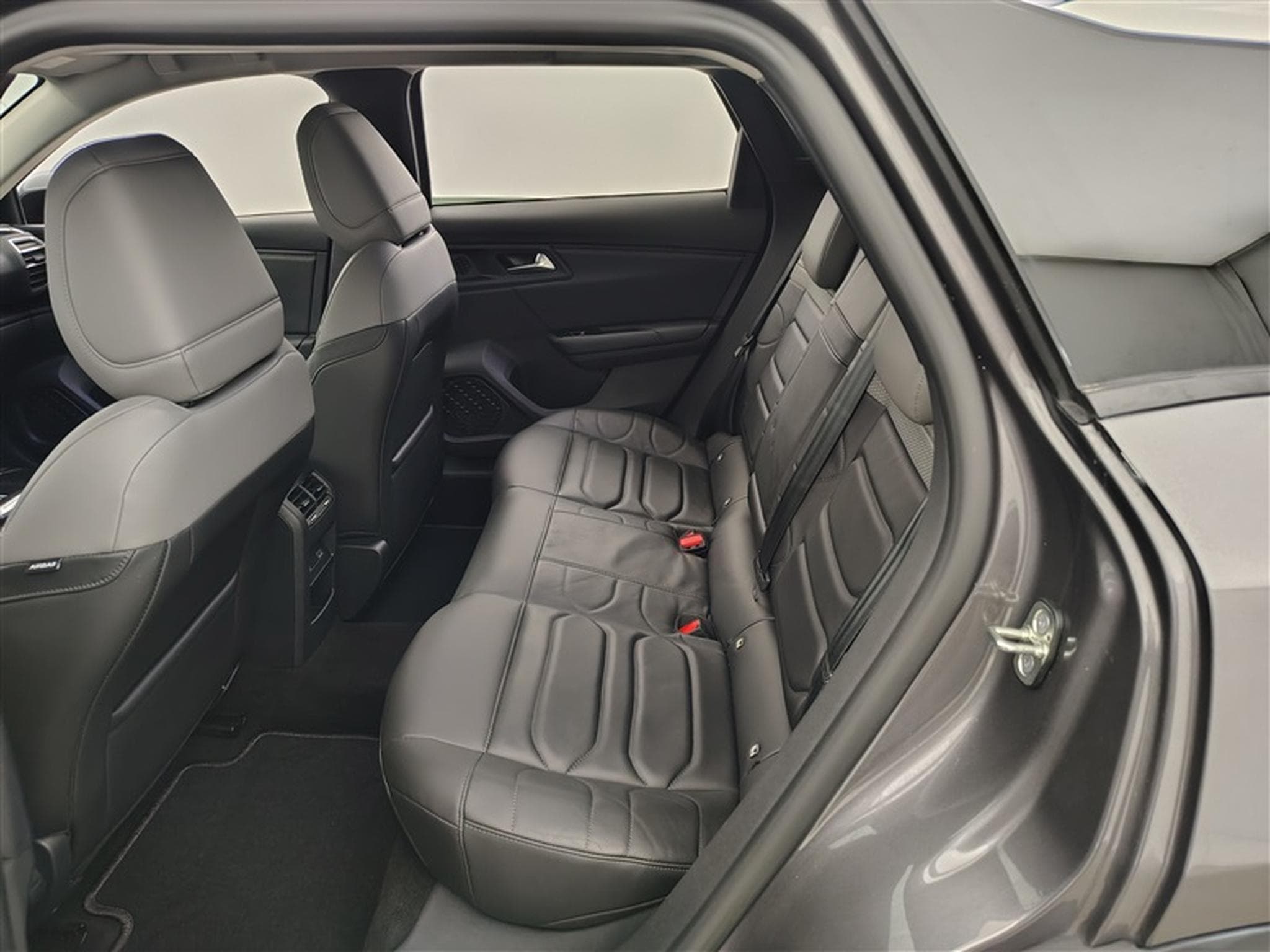 Citroen C5 X 1.2 PureTech 130cv EAT8 Plus NAVI / FULL LED / CUIR / CAMERA (2024) - Photo 13