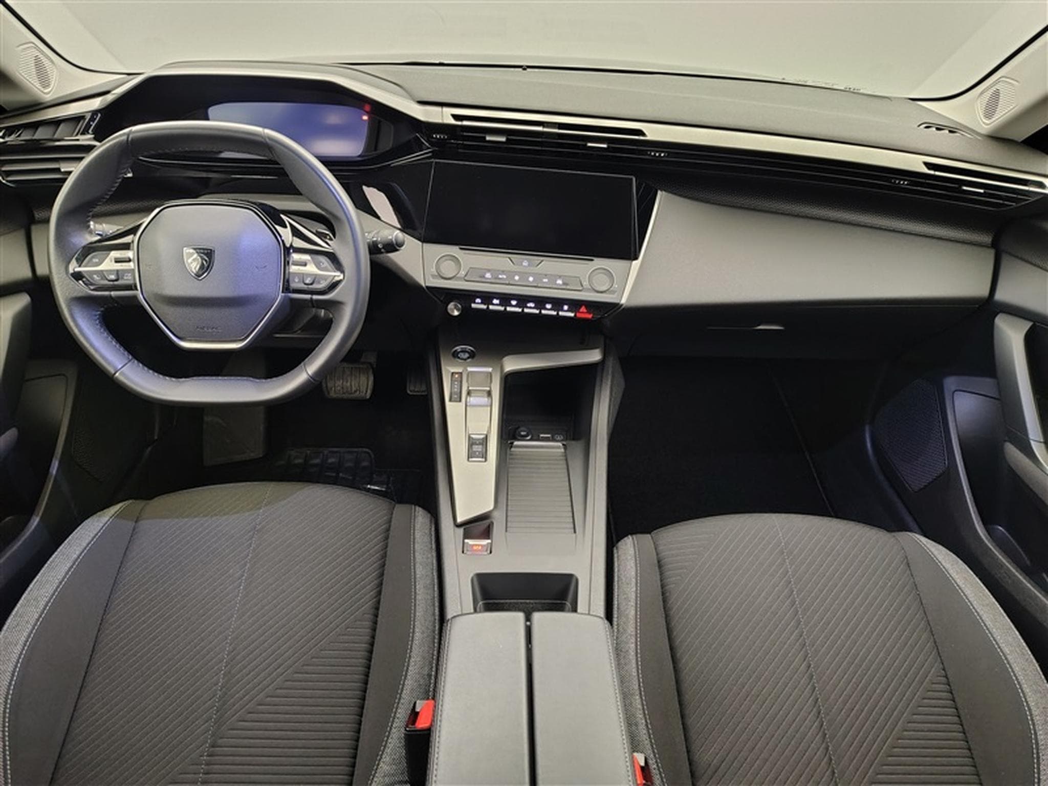 Peugeot 308 SW 1.2 PureTech AUTO Active Pack (2024) - Photo 8