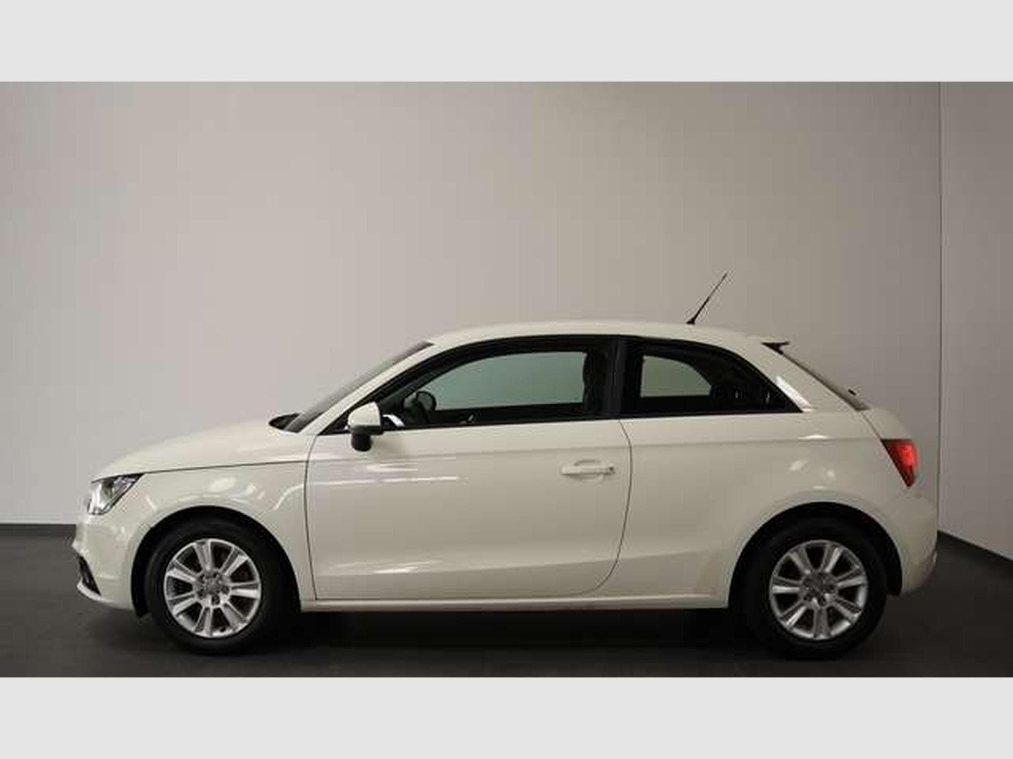 Audi A1 1,4 TFSI Attraction 2.Hand *Xenon *SHZ *Klima (2010) - Photo 3