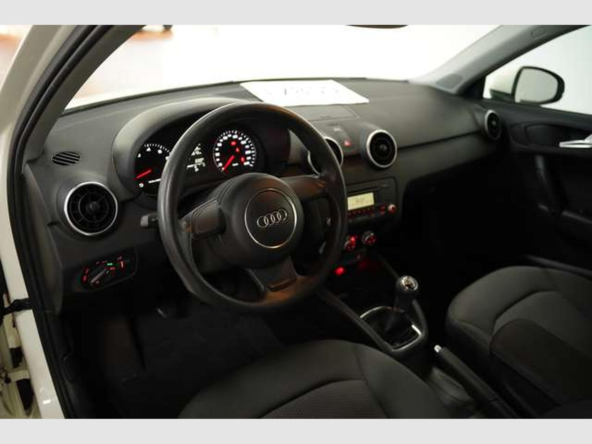Audi A1 1,4 TFSI Attraction 2.Hand *Xenon *SHZ *Klima (2010) - Photo 5