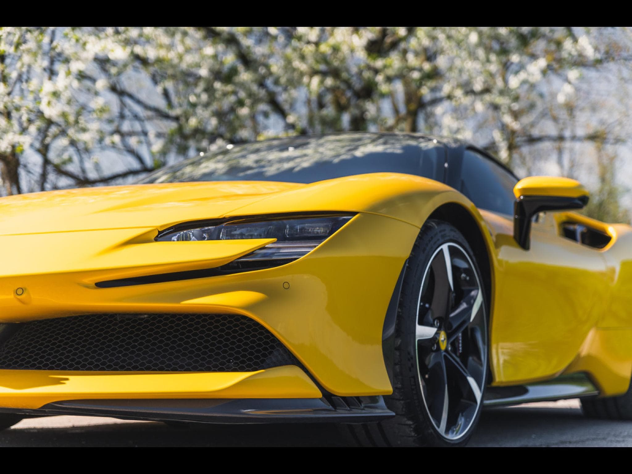 Ferrari SF90 STRADALE GIALLO 3 STRATO CARBON BLEU (2022) - Photo 22