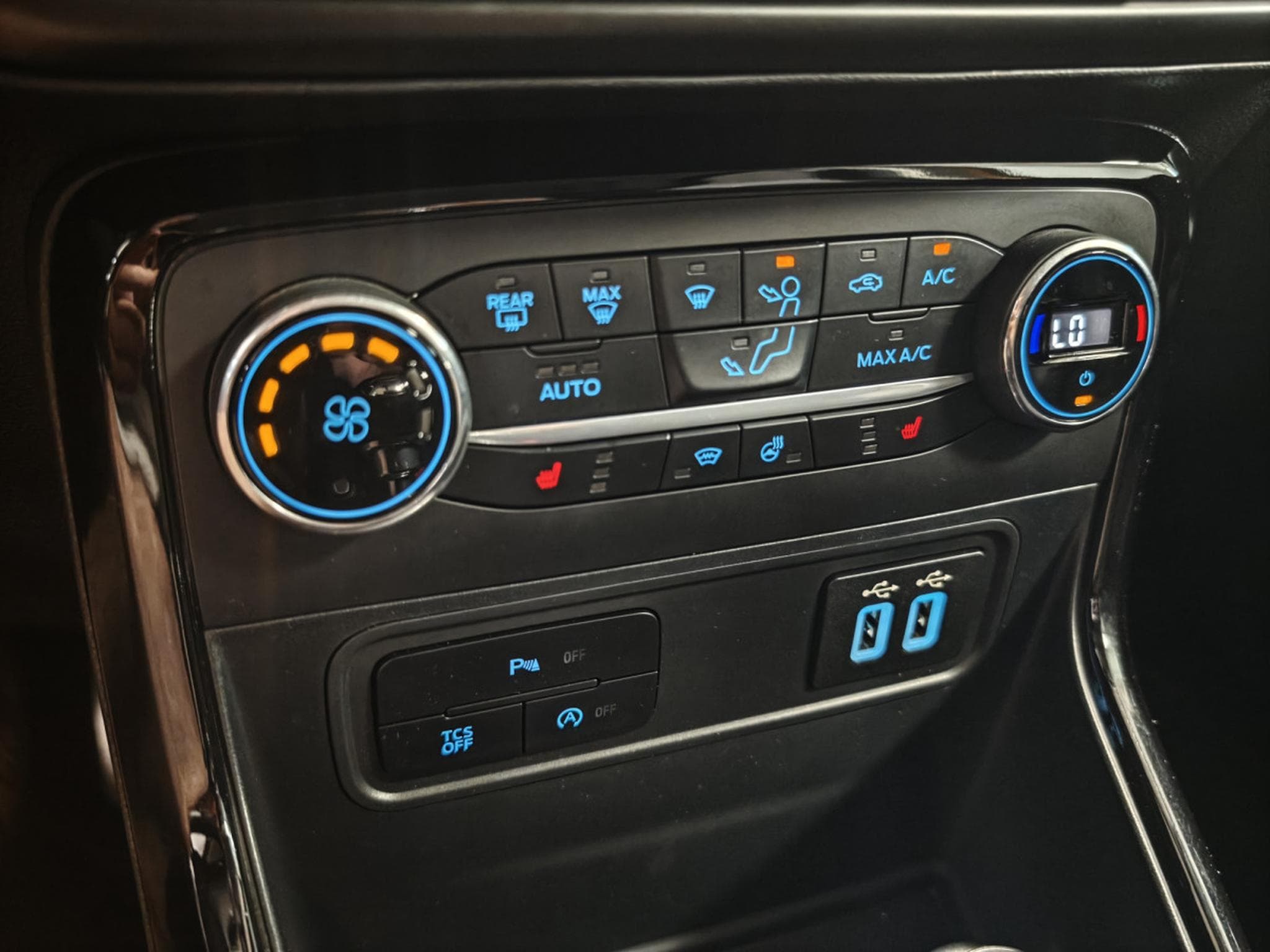 Ford EcoSport 1.0 ST-Line (2020) - Photo 19