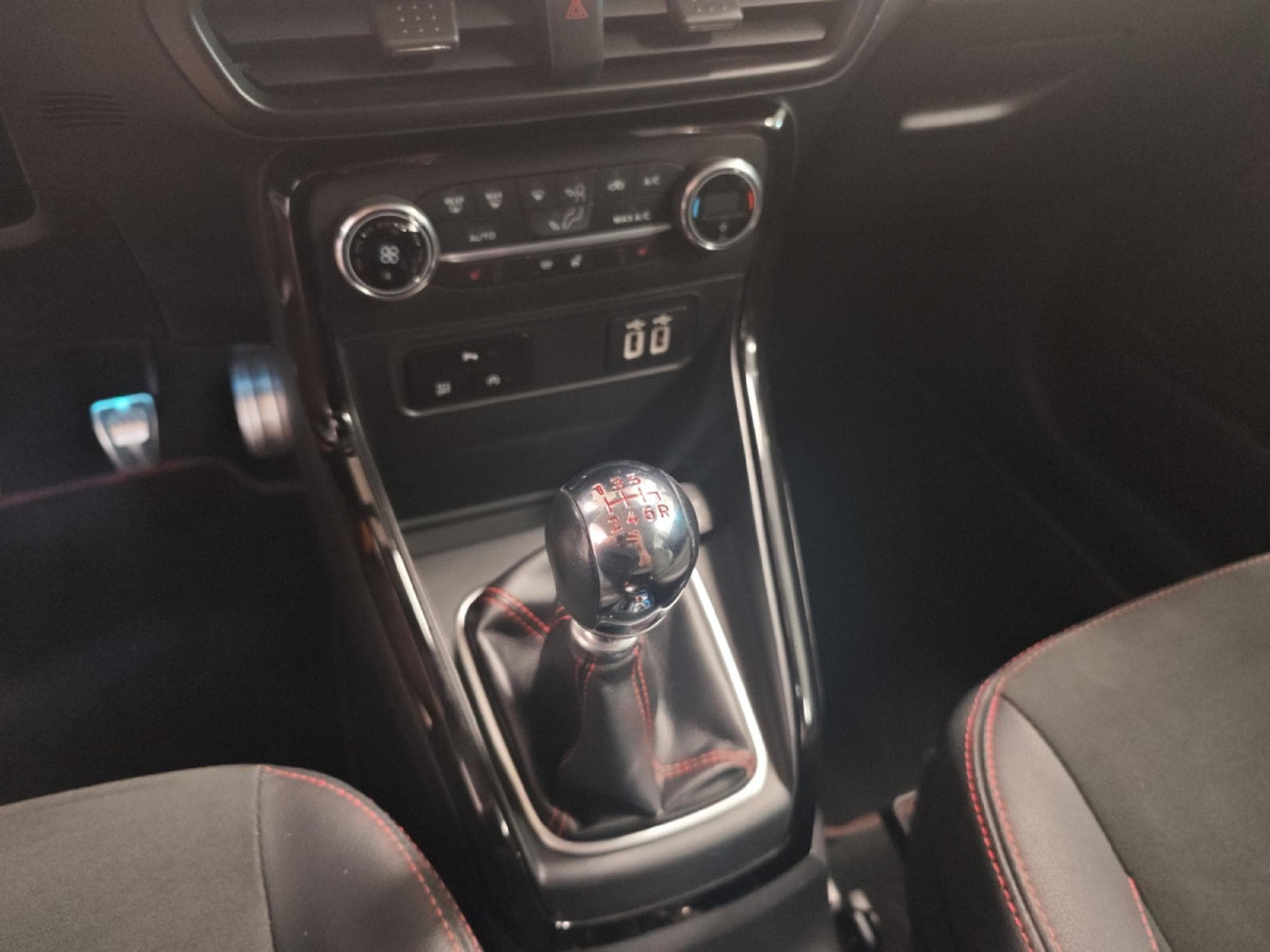 Ford EcoSport 1.0 ST-Line (2020) - Photo 20