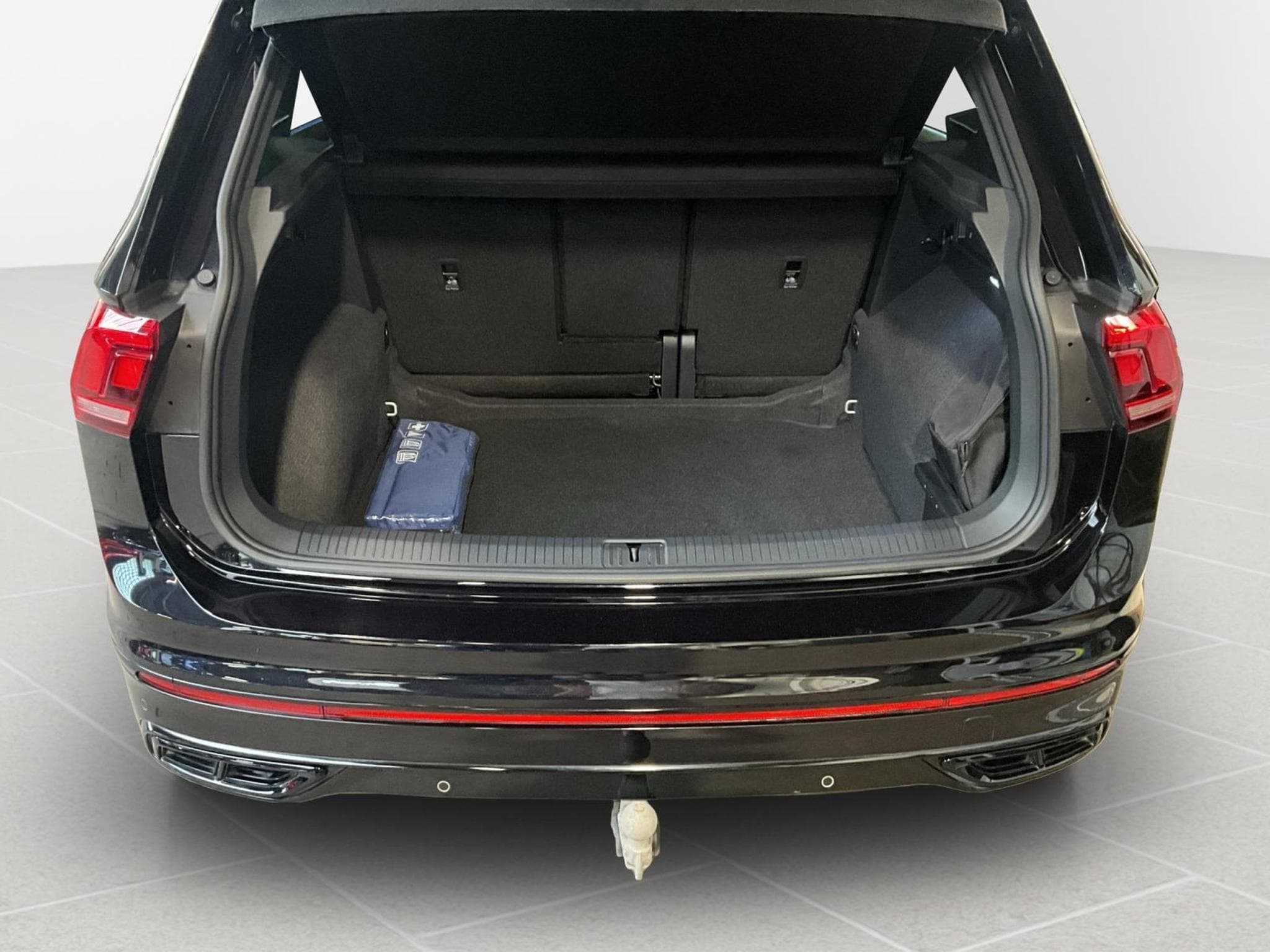 VW Tiguan R-Line+DSG+4M+Black-Style+Pano+AHK (2022) - Photo 17
