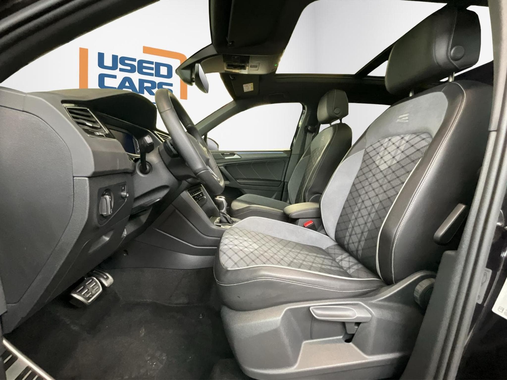 VW Tiguan R-Line+DSG+4M+Black-Style+Pano+AHK (2022) - Photo 9